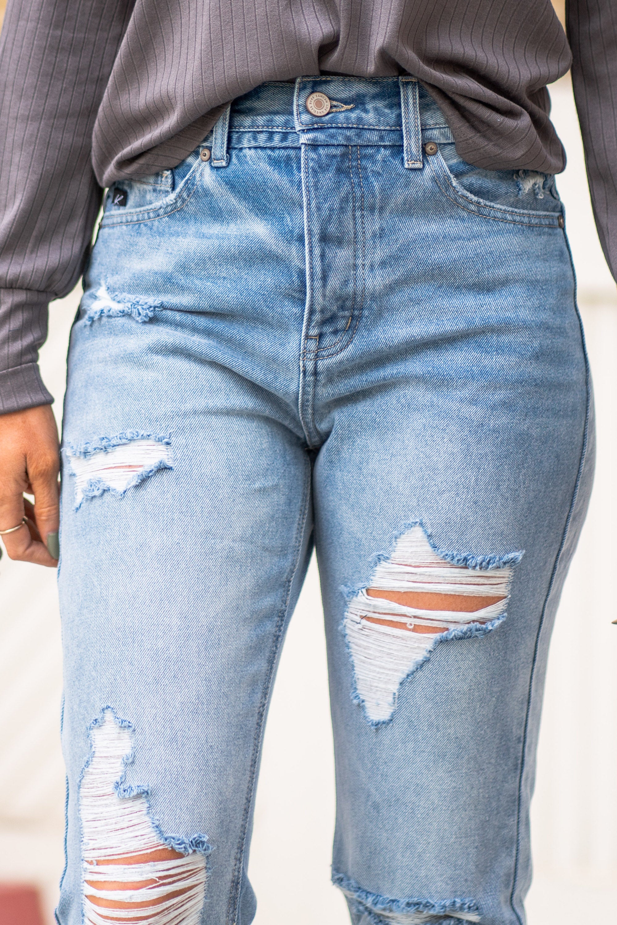 KanCan Jeans KanCan Rigid Denim Boyfriend, 31" Inseam* High Rise, 12" Front Rise* Medium Blue Wash 100% Cotton Fly: Zipper Style #: KC7860M Contact us for any additional measurements or sizing. *Measured on the smallest size, measurements may vary by size.