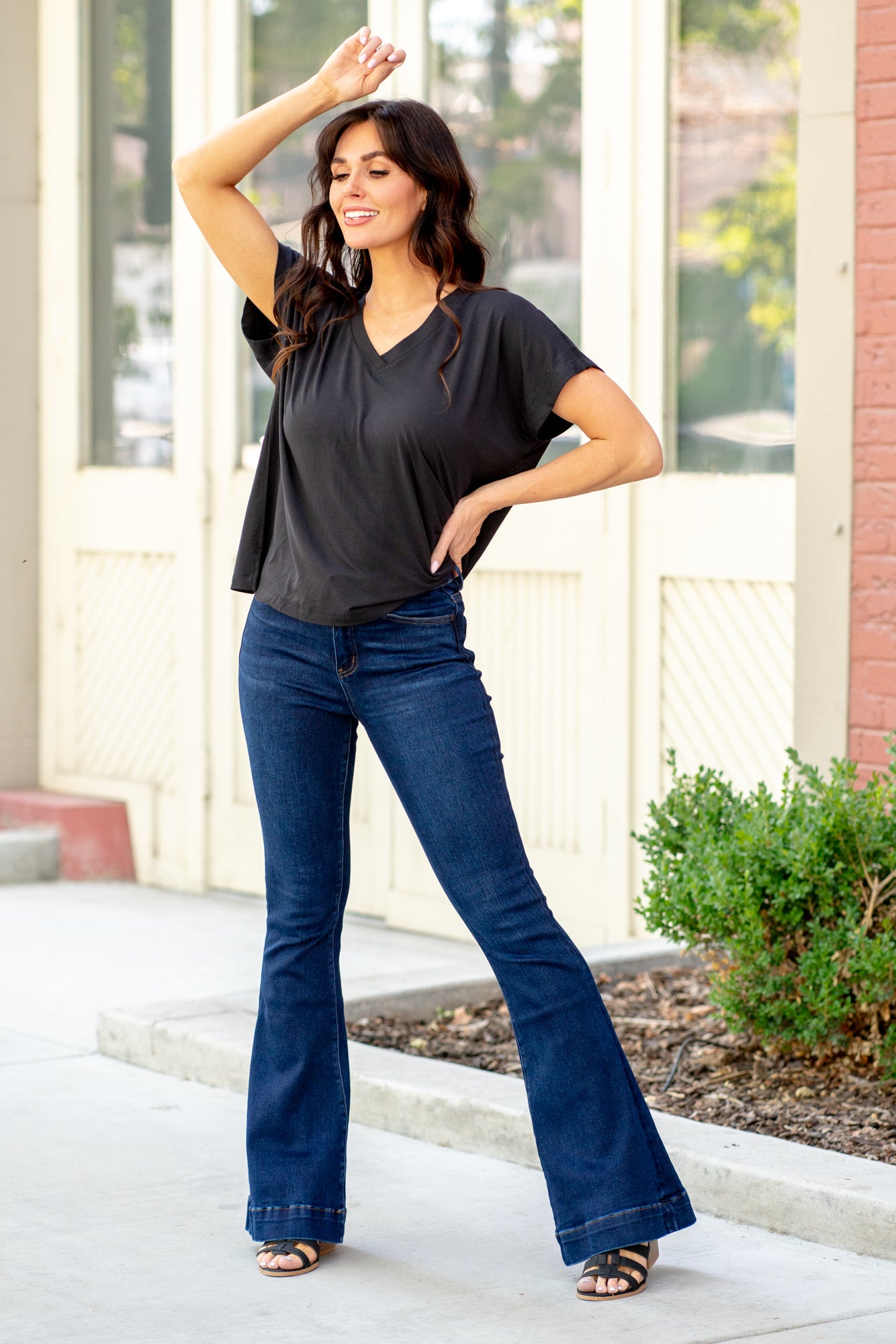 Thread & Supply This classic V-neck tee is a forever favorite you'll be asking for in every color. Designed in a light and airy silhouette, and our signature soft fabric, this top is bound to keep you cool this season Color: Graphite Neckline: V-Neck Sleeve: Short Sleeve 89% Polyester 11% Spandex Style #: T1502LZMTS-GY021 Contact us for any additional measurements or sizing.