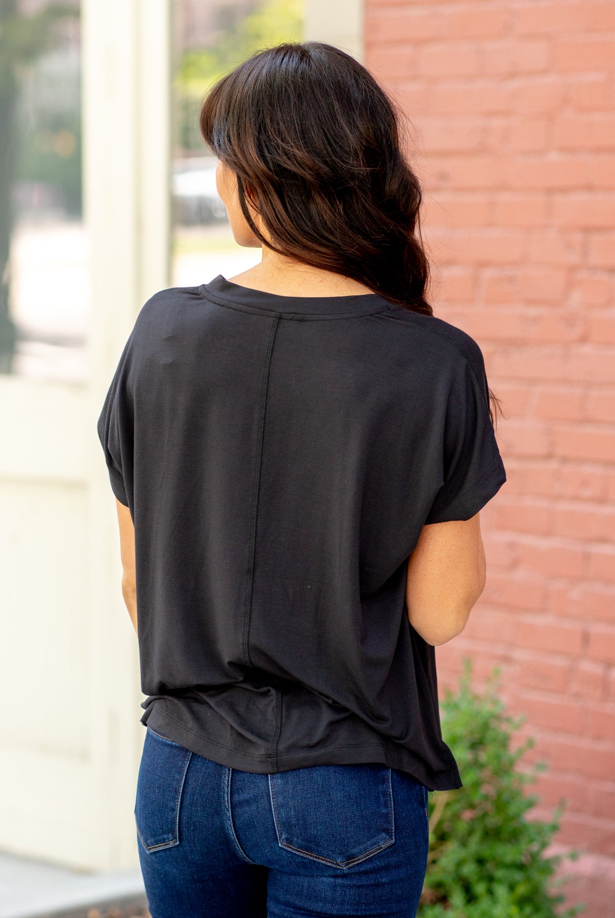 Thread & Supply This classic V-neck tee is a forever favorite you'll be asking for in every color. Designed in a light and airy silhouette, and our signature soft fabric, this top is bound to keep you cool this season Color: Graphite Neckline: V-Neck Sleeve: Short Sleeve 89% Polyester 11% Spandex Style #: T1502LZMTS-GY021 Contact us for any additional measurements or sizing.