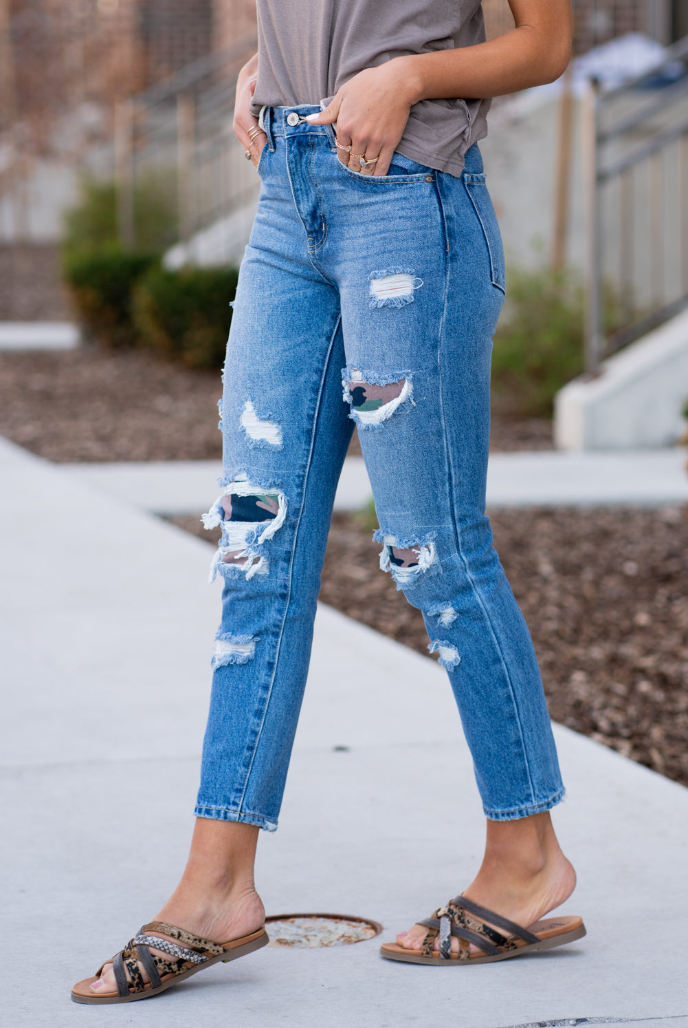 KanCan Jeans These 100% cotton mom jeans will become your go to! With no spandex, these jeans will mold to your body shape and feel amazing. Pair with heels or tennies, you cant go wrong with a high rise straight like these. Collection: Spring 2021 Color: Medium Blue Wash Cut: Straight Fit, 27" Inseam Rise: High-Rise, 11" Front Rise 100% Cotton Fly: Zipper Style #: KC7859M Contact us for additional questions about size or fit.