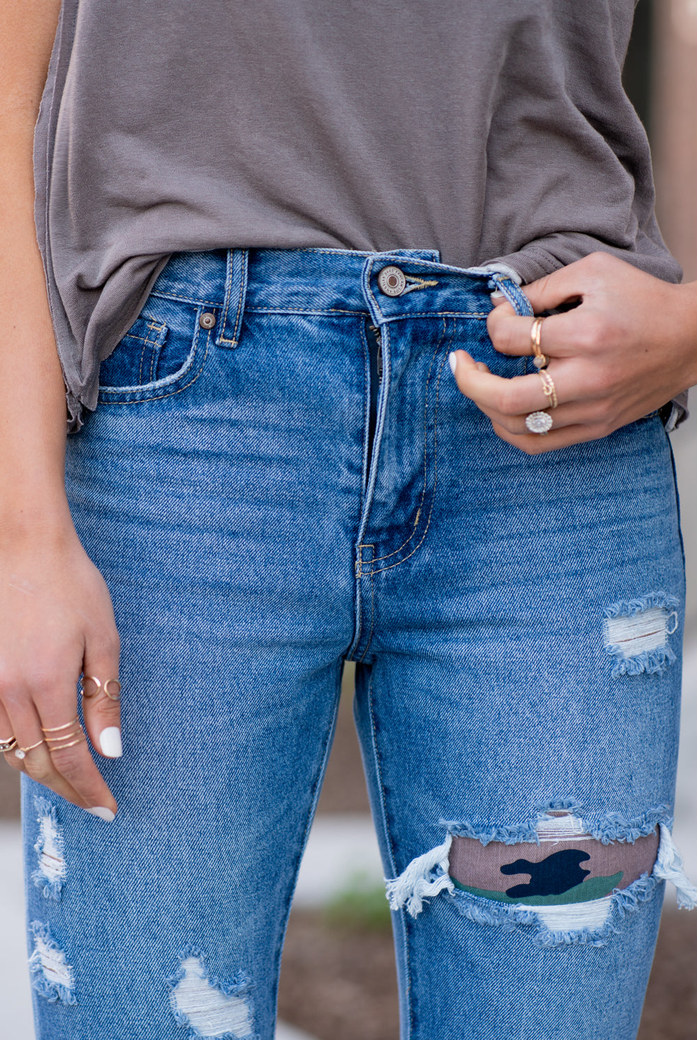 KanCan Jeans These 100% cotton mom jeans will become your go to! With no spandex, these jeans will mold to your body shape and feel amazing. Pair with heels or tennies, you cant go wrong with a high rise straight like these. Collection: Spring 2021 Color: Medium Blue Wash Cut: Straight Fit, 27" Inseam Rise: High-Rise, 11" Front Rise 100% Cotton Fly: Zipper Style #: KC7859M Contact us for additional questions about size or fit.
