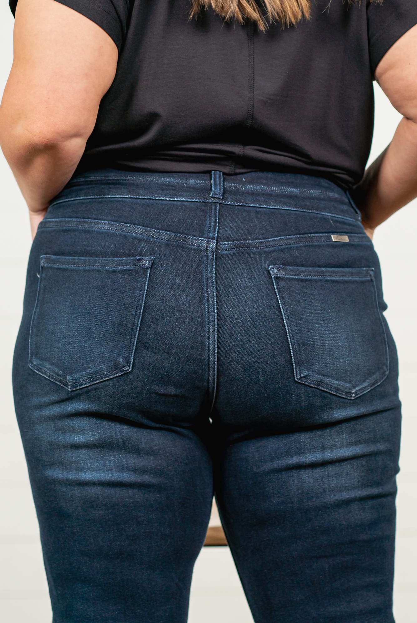 KanCan Jeans KanCan Plus Size Guide: XL-16 2XL-18 3XL-20 Color: Dark Wash Cut: Flare Cut, 34" Inseam* Rise: High-Rise, 10.5" Front Rise* Material: 94% Cotton 4% Polyester2% Spandex Detail: Whisker Wash Fly: Zipper Fly with Double Button Closure Style #: KC7123D-P Contact us for any additional measurements or sizing. *Measured on the smallest size, measurements may vary by size.