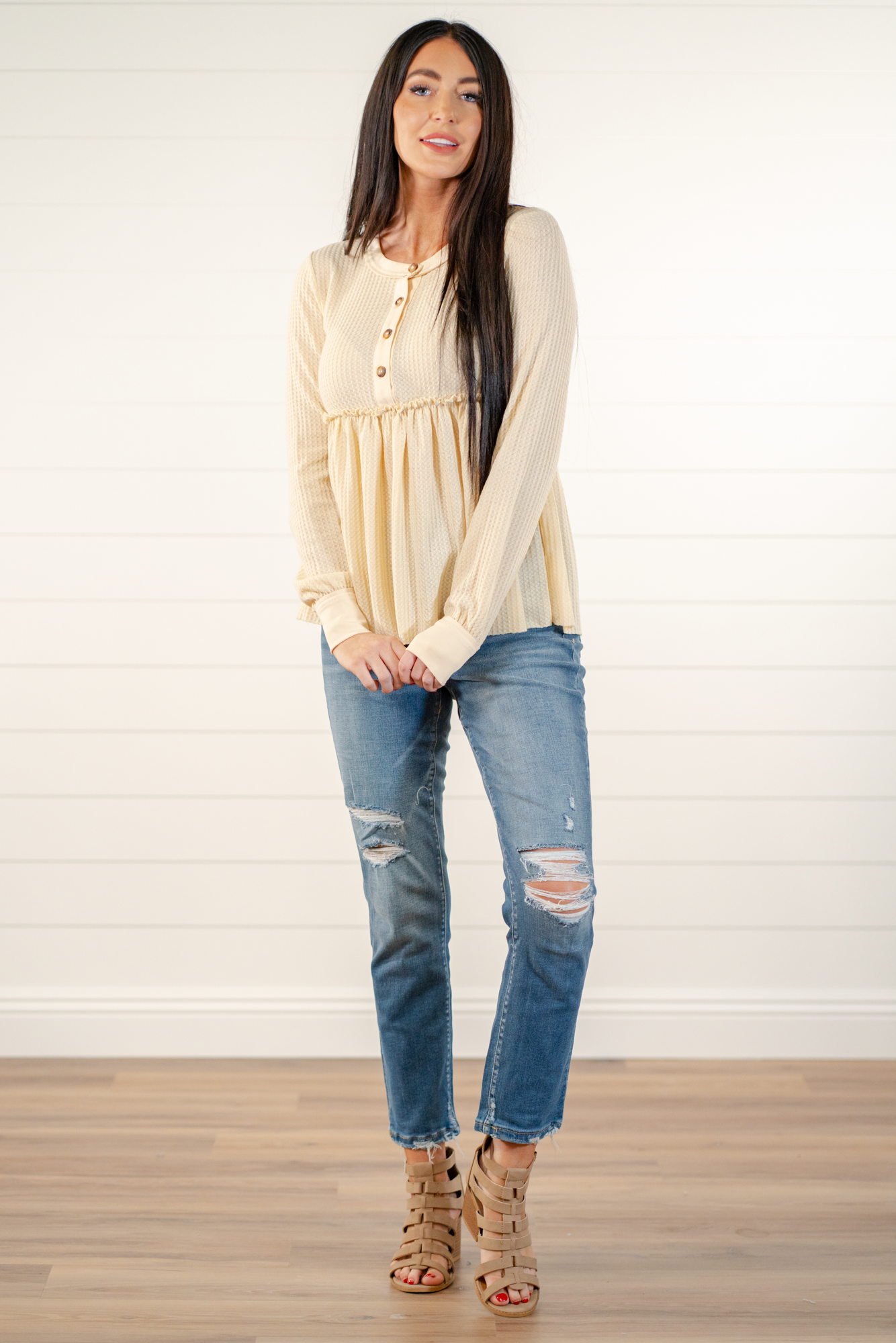 Blu Pepper Color: Oatmeal Long Sleeves Button Neckline Waffle Knit SELF: 97% POLYESTER 3% SPANDEX - CONT: 95% COTTON 5% SPANDEX Style #: BTST1184 Contact us for any additional measurements or sizing.