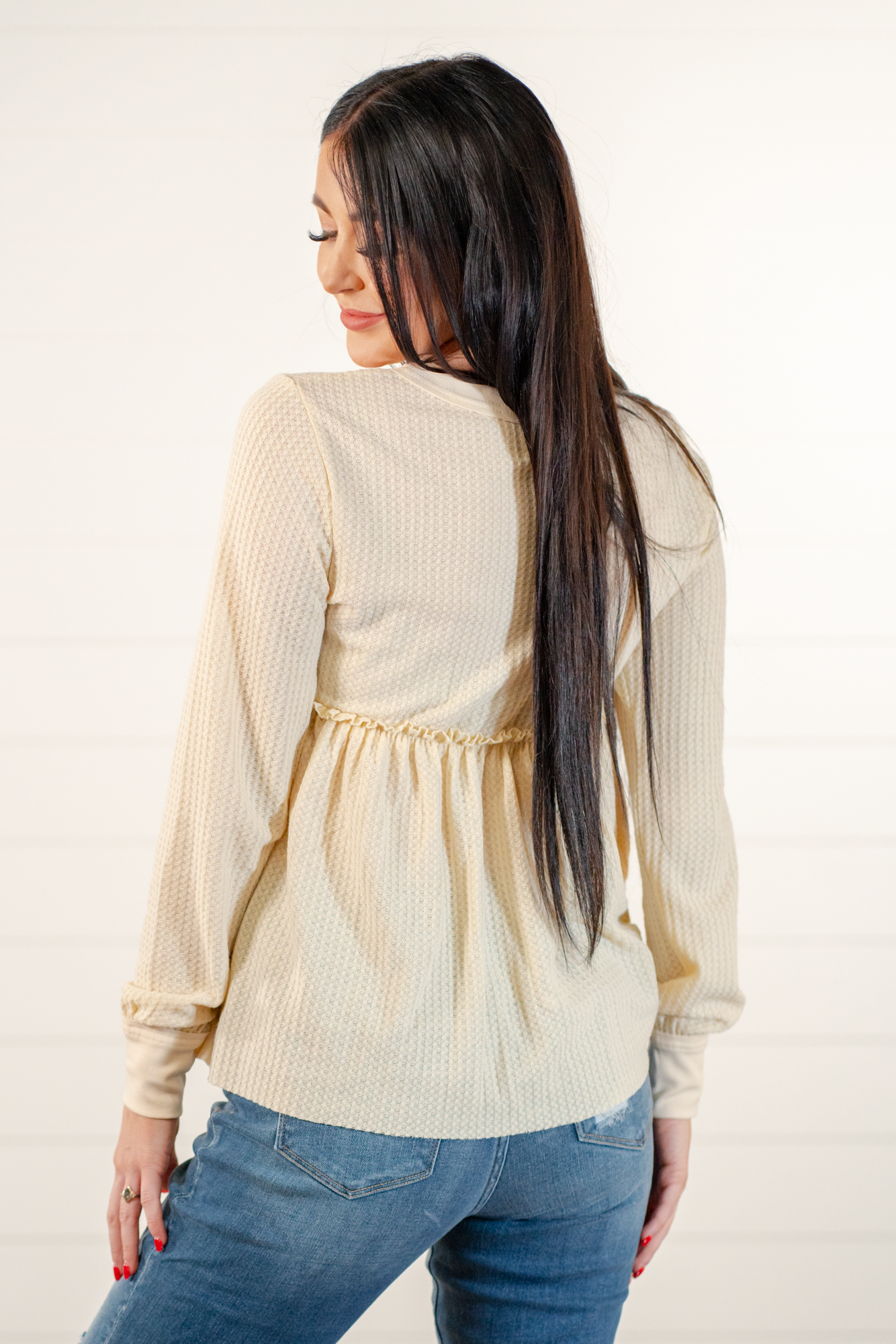 Blu Pepper Color: Oatmeal Long Sleeves Button Neckline Waffle Knit SELF: 97% POLYESTER 3% SPANDEX - CONT: 95% COTTON 5% SPANDEX Style #: BTST1184 Contact us for any additional measurements or sizing.