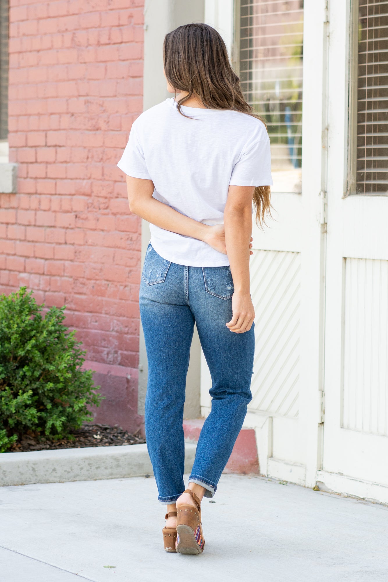 Judy Blue Don't be afraid to wear high-waisted jeans, especially these straight fits. With a medium blue wash and a rainbow embroidered detail, these will be new favorites! Color: Medium Blue Cut: Skinny, 27" Inseam* Rise: High Rise, 10.75" Front Rise* Machine Wash Separately In Cold Water Stitching: Classic Material: 94% COTTON,5% POLYESTER,1% SPANDEX Fly: Zipper Style #: JB88438 , 88438