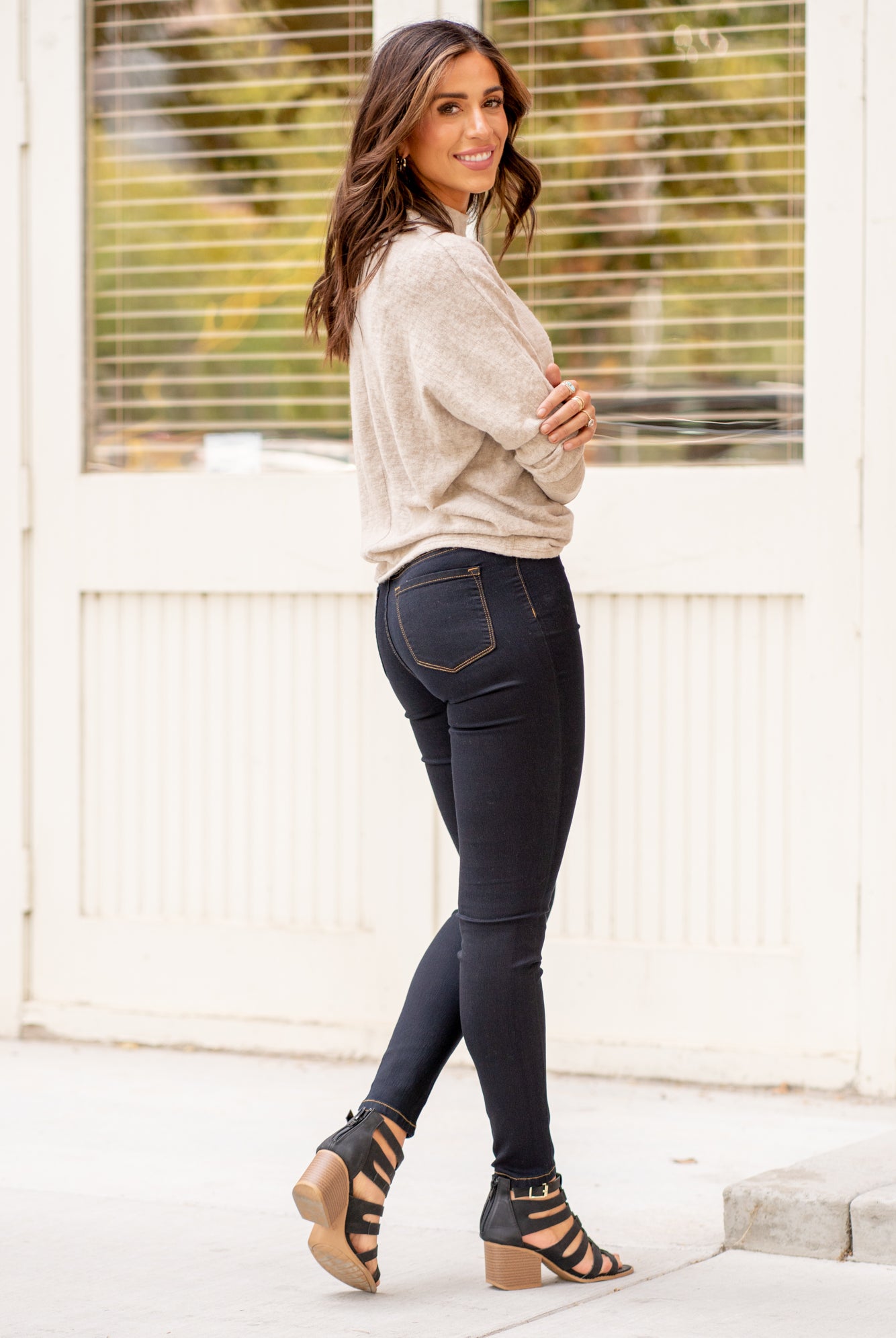 Flying Monkey Jeans Collection: Core Collection Color: Indigo Cut: Jegging Skinny, 30" Inseam Rise: High Rise, 10" Front Rise Faux Front Pocket Jegging, Real Back Pockets 68% COTTON, 30% POLYESTER, 2% SPANDEX Machine Wash Separately In Cold Water Stitching: Classic Fly: Zipper Style #: L7400N Contact us for any additional measurements or sizing.