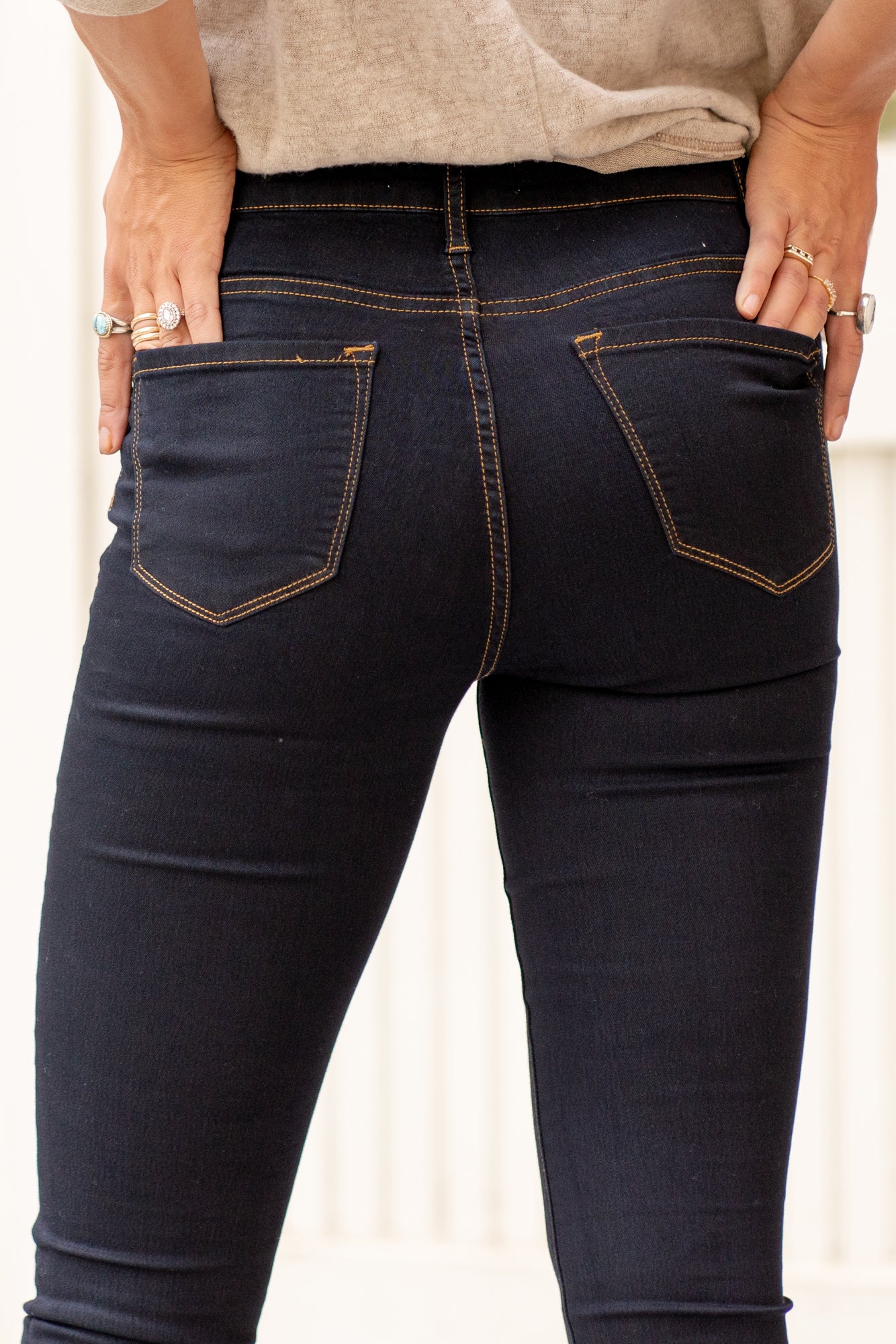 Flying Monkey Jeans Collection: Core Collection Color: Indigo Cut: Jegging Skinny, 30" Inseam Rise: High Rise, 10" Front Rise Faux Front Pocket Jegging, Real Back Pockets 68% COTTON, 30% POLYESTER, 2% SPANDEX Machine Wash Separately In Cold Water Stitching: Classic Fly: Zipper Style #: L7400N Contact us for any additional measurements or sizing.