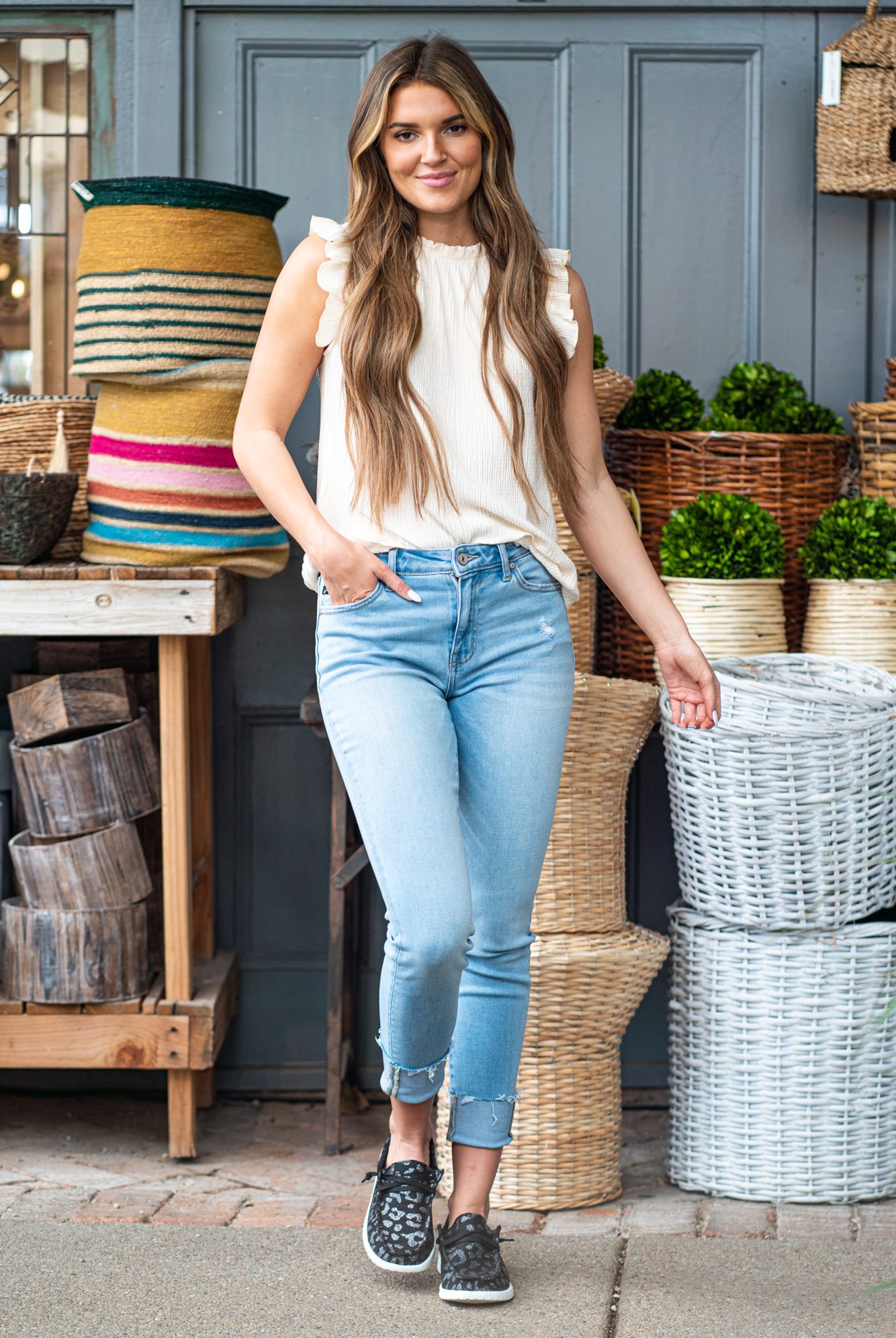 KanCan Jeans KanCan Comfort Stretch Color: Light Blue Wash Cut: Ankle Skinny, 27" Inseam* Rise: High-Rise, 9.5" Front Rise* 95% COTTON , 4% POLYESTER , 1% LYCRA Stitching: Classic Fly: Zipper Style #: KC8563L Contact us for any additional measurements or sizing. *Measured on the smallest size, measurements may vary by size.