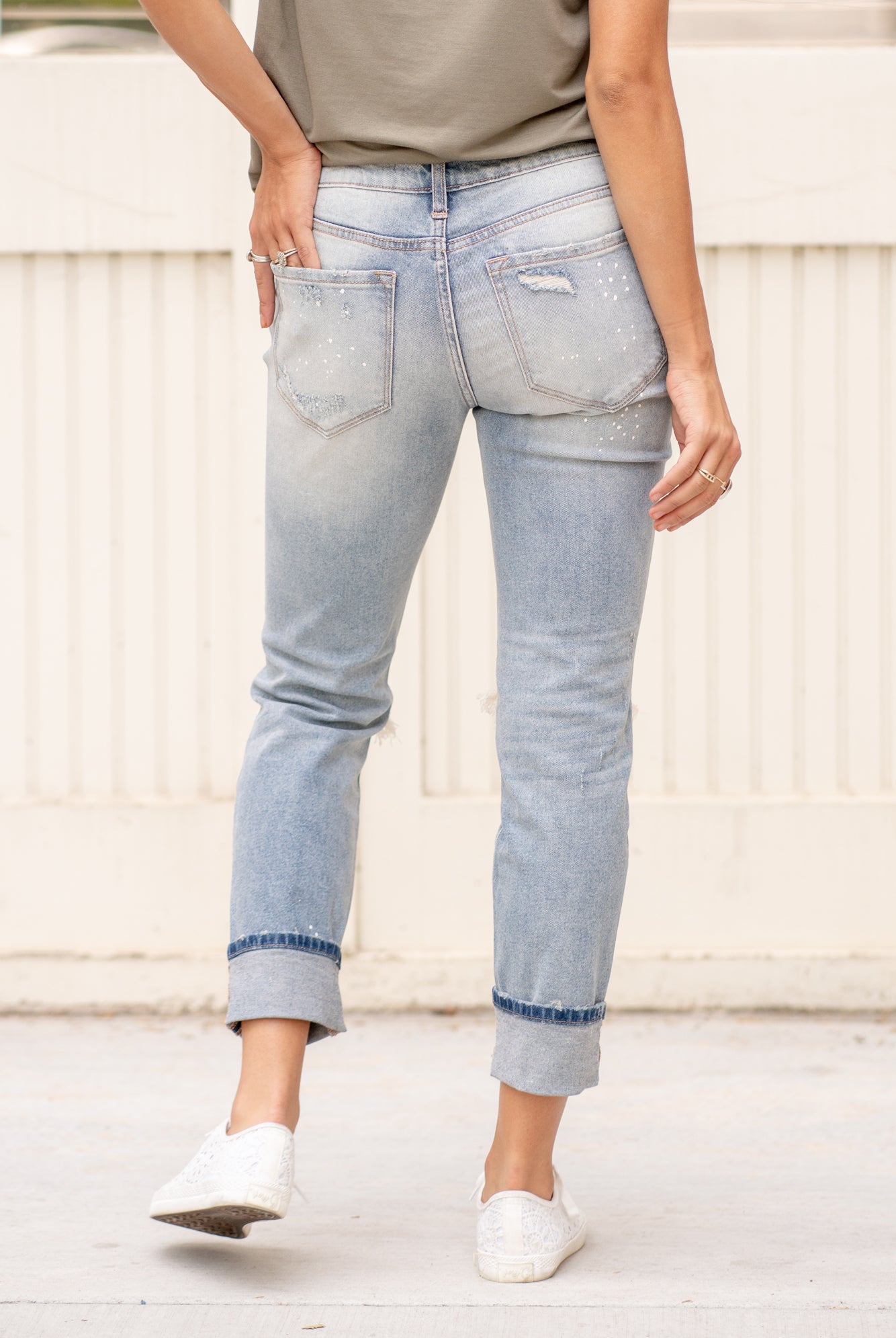KanCan Jeans Color: Light Wash Cut: Cuffed Boyfriend, 27" Inseam Rise: High-Rise, 9.5" Front Rise 99% Cotton 1% Elastane Stitching: Classic Fly: Zipper Style #: KC8368L Contact us for any additional measurements or sizing.