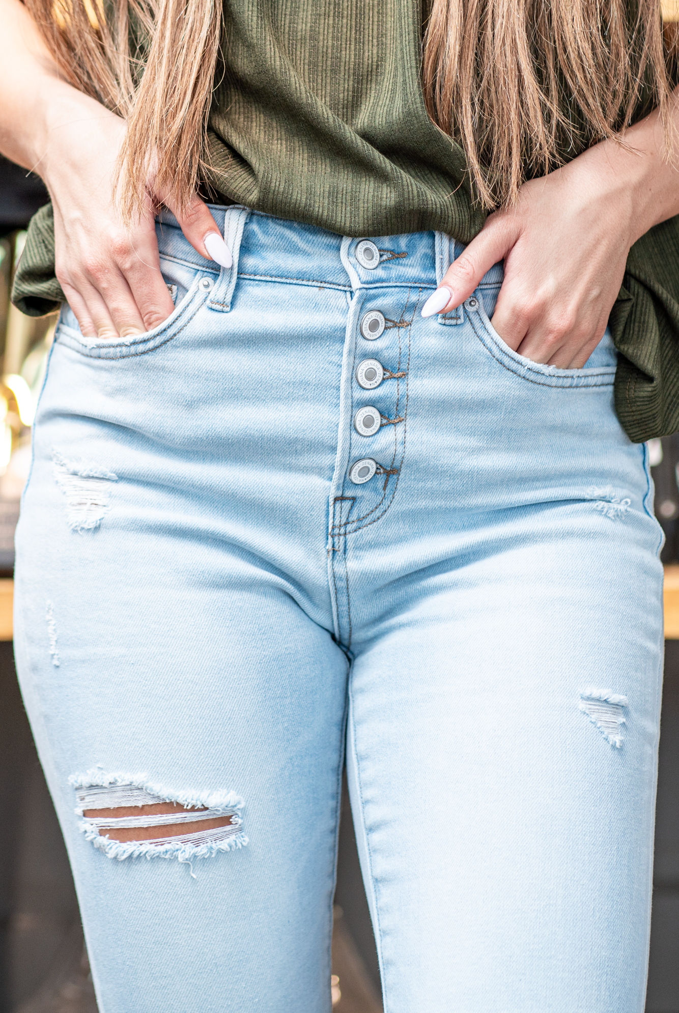 Denim by Zenana Color: : Super Light Blue Wash Cut: Skinny Fit, 28.5" Inseam* Rise: High-Rise, 10.5" Front Rise* 93% COTTON 5% POLYESTER 2% SPANDEX Fly: Exposed Button Fly Style #: DPP-1716SS Contact us for any additional measurements or sizing. *Measured on the smallest size, measurements may vary by size.