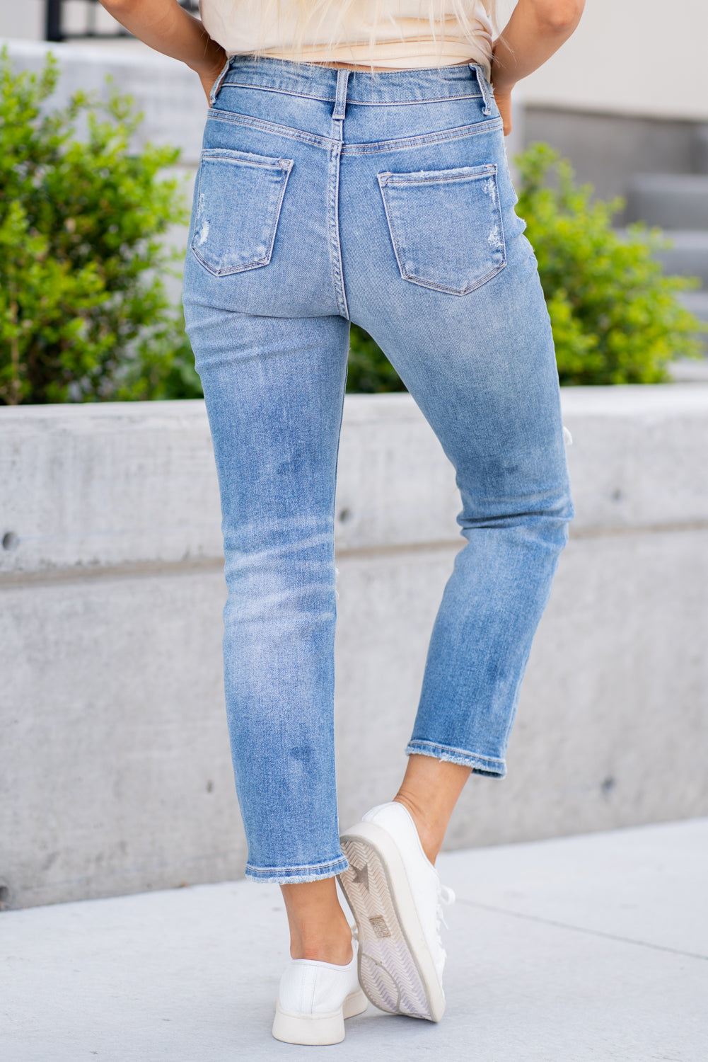 Flying Monkey Jeans A comfortable stretchy denim with a slouchy fit make these cute Mom jeans perfect for everyday wear. Collection: Spring 2021 Name: West Side Cut: Mom Fit, 26" Inseam Rise: High Rise, 10" Front Rise 93% COTTON 5% POLYESTER 2% SPANDEX Stitching: Classic Style #: F4190 Contact us for any additional measurements or sizing.