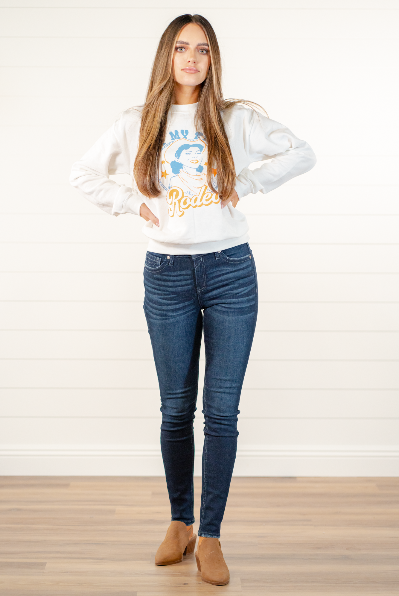 Not My First Rodeo! Color: White Neckline: Round Sleeve: Long Sleeve Oversized Pull Over Style #: 5351-SS Contact us for any additional measurements or sizing.