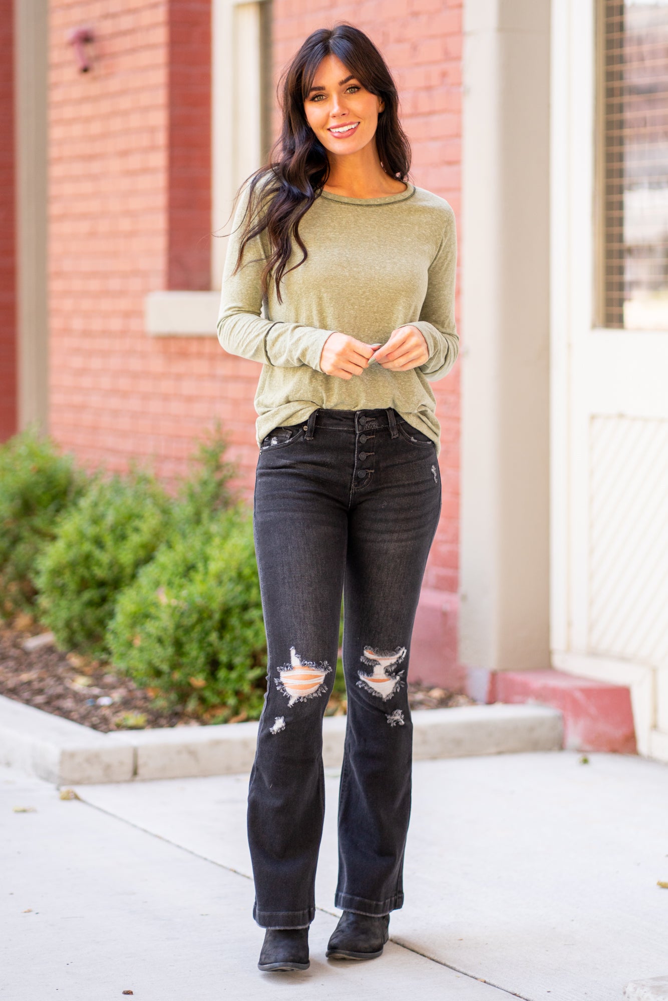 KanCan Jeans Collection: Core Style Flare, 34" Inseam* High Rise, 8.5" Front Rise* Dark Grey Wash COTTON 94% POLYESTER 5% SPANDEX 1% Fly: Exposed Button Fly Style #: KC6327DG Contact us for any additional measurements or sizing. *Measured on the smallest size, measurements may vary by size.