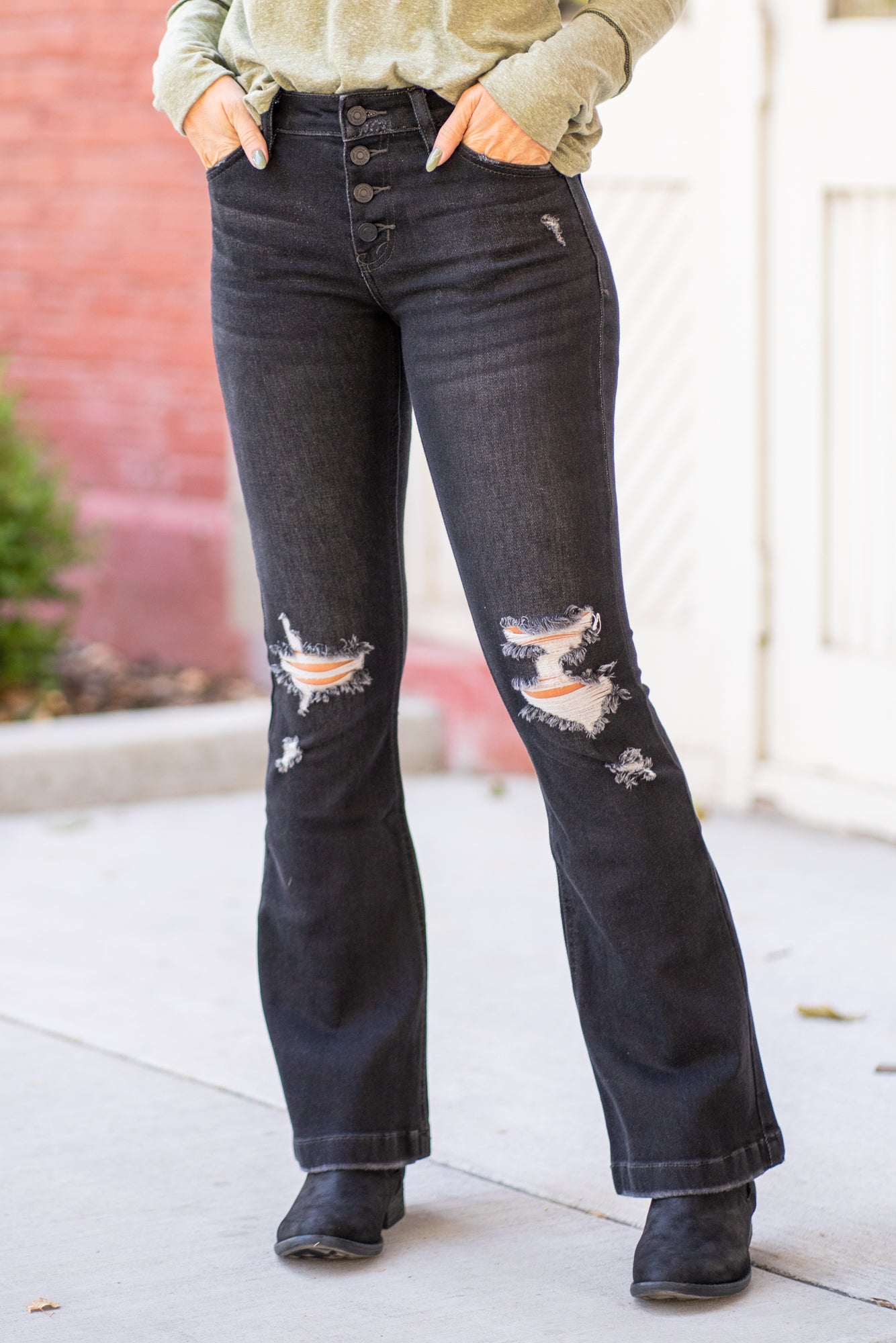 KanCan Jeans Collection: Core Style Flare, 34" Inseam* High Rise, 8.5" Front Rise* Dark Grey Wash COTTON 94% POLYESTER 5% SPANDEX 1% Fly: Exposed Button Fly Style #: KC6327DG Contact us for any additional measurements or sizing. *Measured on the smallest size, measurements may vary by size.