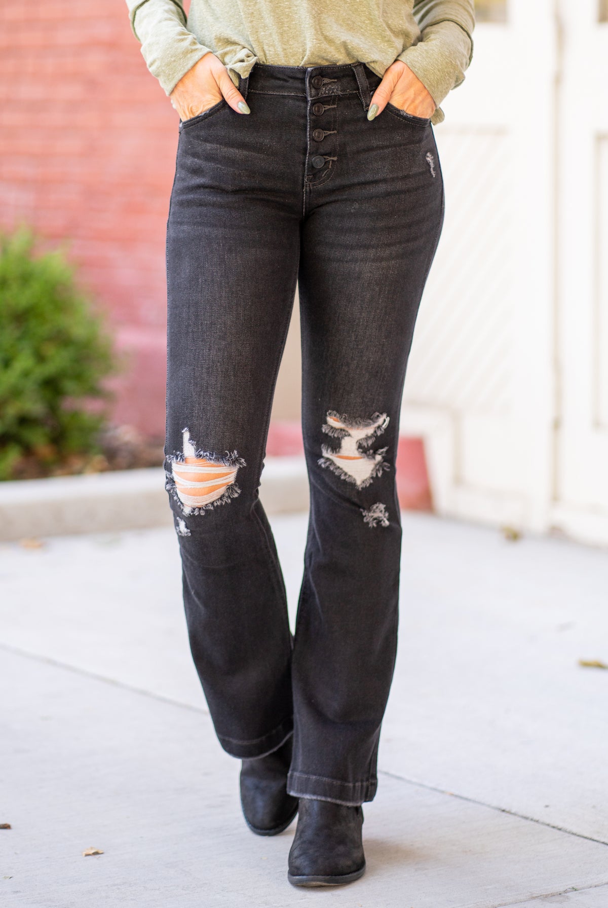 KanCan Jeans Collection: Core Style Flare, 34" Inseam* High Rise, 8.5" Front Rise* Dark Grey Wash COTTON 94% POLYESTER 5% SPANDEX 1% Fly: Exposed Button Fly Style #: KC6327DG Contact us for any additional measurements or sizing. *Measured on the smallest size, measurements may vary by size.