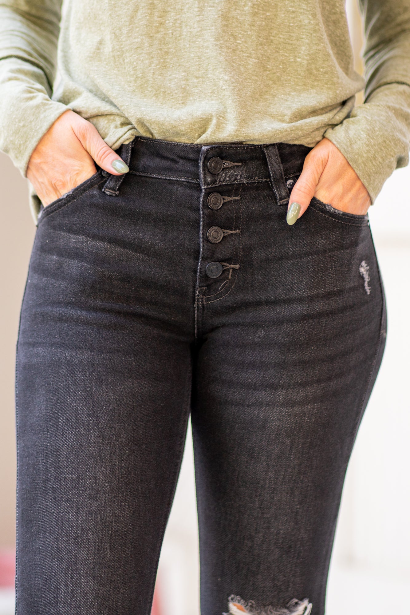 KanCan Jeans Collection: Core Style Flare, 34" Inseam* High Rise, 8.5" Front Rise* Dark Grey Wash COTTON 94% POLYESTER 5% SPANDEX 1% Fly: Exposed Button Fly Style #: KC6327DG Contact us for any additional measurements or sizing. *Measured on the smallest size, measurements may vary by size.