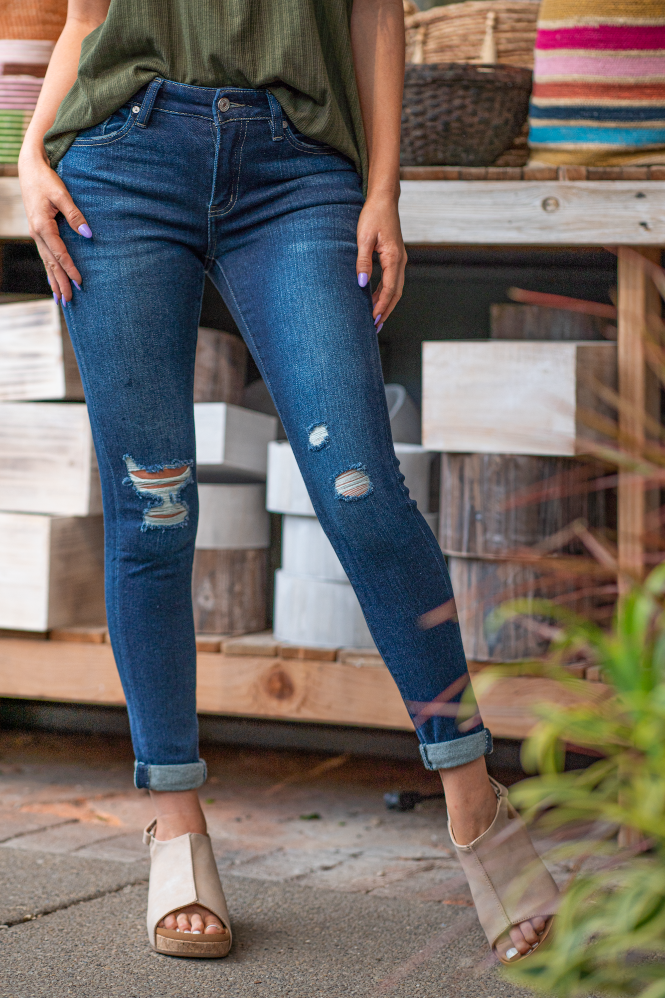 KanCan Jeans Color: Dark Blue Wash Cut: Ankle Skinny, 27" Inseam* Rise: Mid Rise, 8.5" Front Rise* Material: 94.9% Cotton/3.8% Polyester/1.3% Spandex Stitching: Classic Fly: Zipper Style #: KC7316D Contact us for any additional measurements or sizing. *Measured on the smallest size, measurements may vary by size.