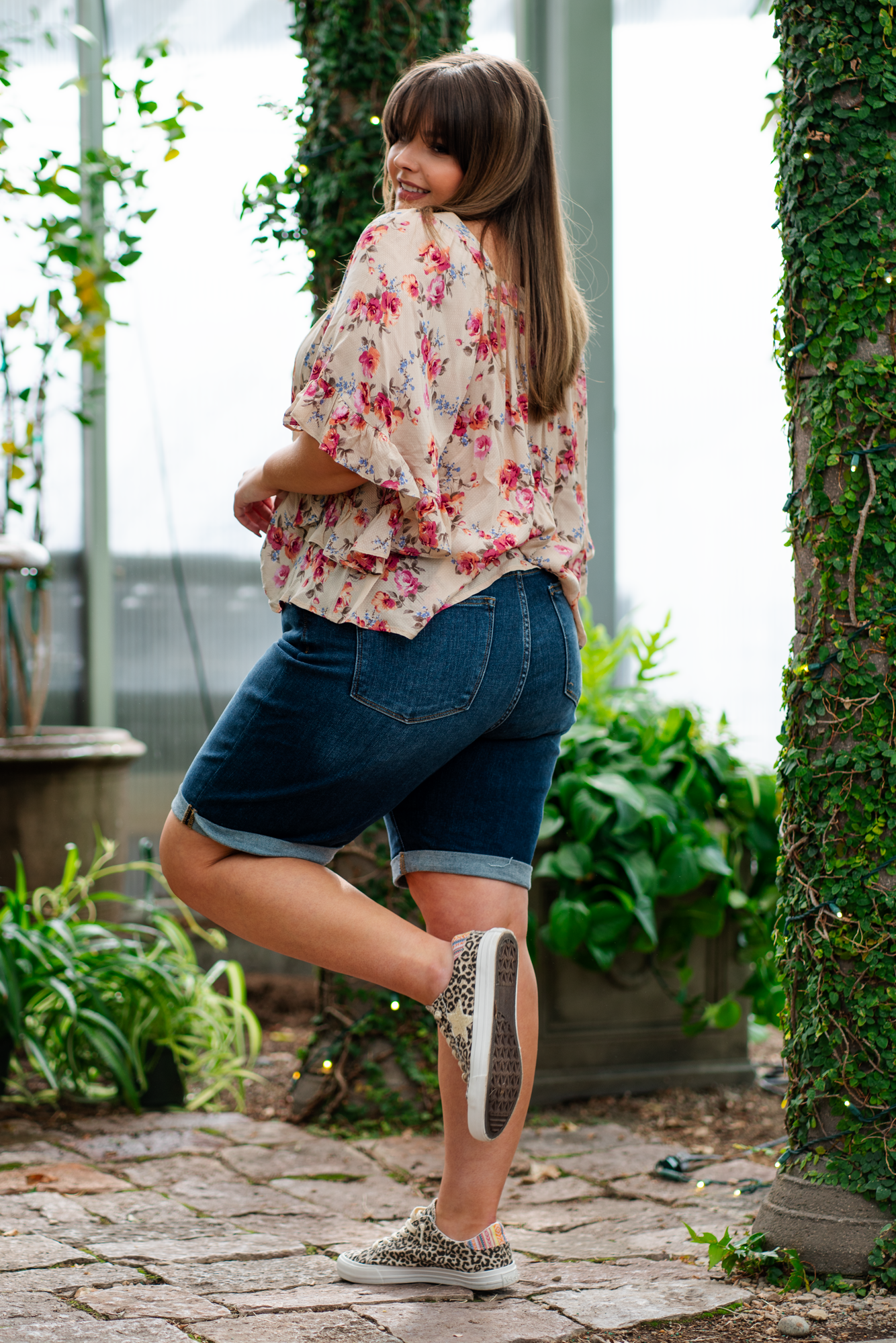 Judy Blue Jeans Color: Medium Blue Shorts Cut: Bermudas Shorts, 8" Inseam Rise: 10.5" Front Rise 93% COTTON,6% POLYESTER,1% SPANDEX Stitching: Classic Fly: Zipper Fly Style #: JB15225-DK-PL | 15225-DK-PL Contact us for any additional measurements or sizing. *Measured on the smallest size, measurements may vary by size.