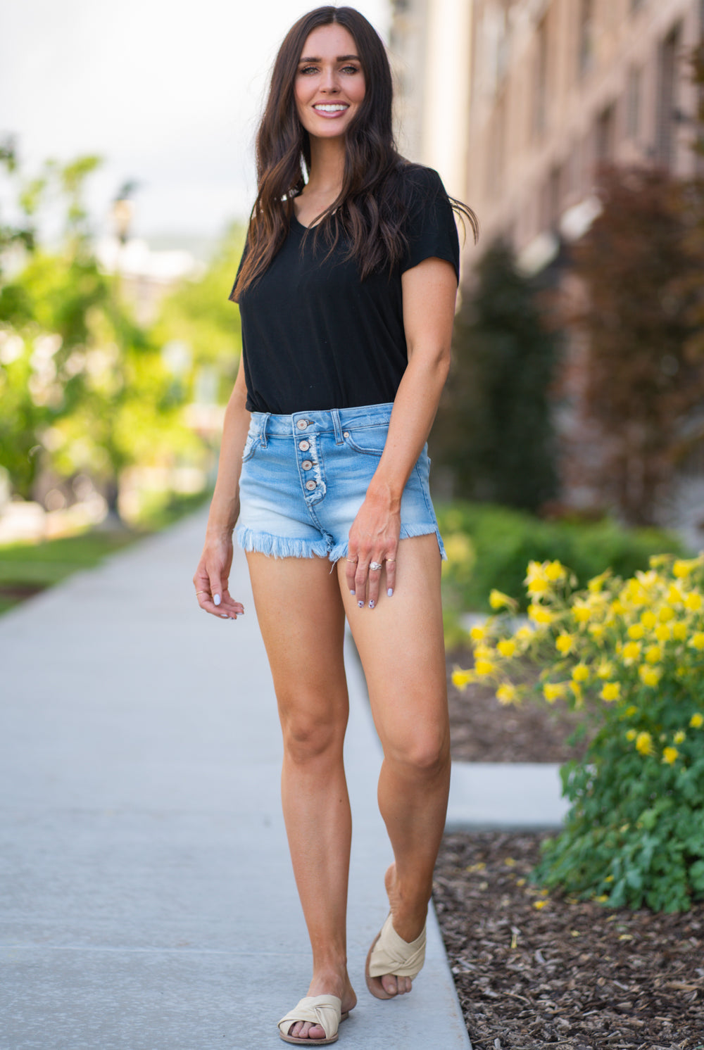 High Rise Shorts By Kan Can Collection: Summer 2020 Frayed Hem Shorts High Rise, 9.5" Front Rise Shorts, 2" Inseam Dark Wash 97% COTTON / 1% T-400 (POLYESTER) / 2% LYCRA Stitching: Classic Fly: Zipper Style #: KC8576M