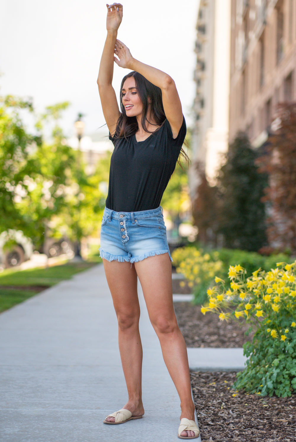 High Rise Shorts By Kan Can Collection: Summer 2020 Frayed Hem Shorts High Rise, 9.5" Front Rise Shorts, 2" Inseam Dark Wash 97% COTTON / 1% T-400 (POLYESTER) / 2% LYCRA Stitching: Classic Fly: Zipper Style #: KC8576M