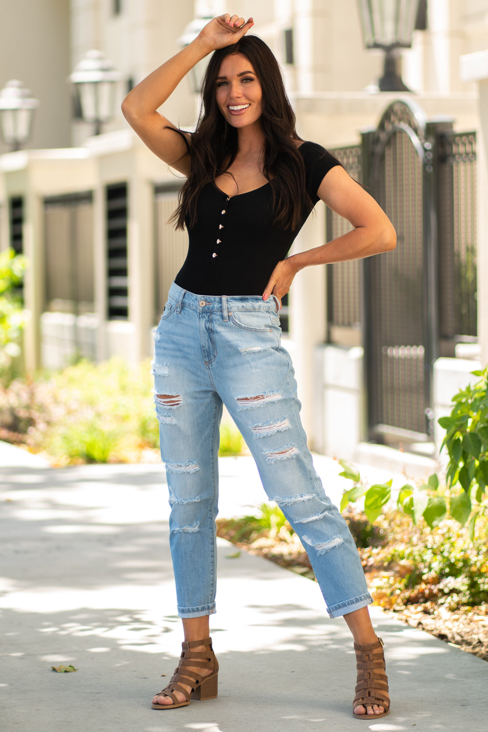 KanCan Jeans Collection: Summer 2020 Color: Light Wash Cut: Cuffed Boyfriend, 25" Inseam Rise: High-Rise, 11" Front Rise 100% Cotton Stitching: Classic Fly: Zipper Style #: KC9176L Contact us for any additional measurements or sizing.