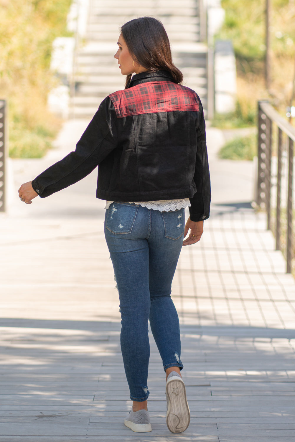 KanCan Jeans Collection: Fall 2020 Color: Buffalo Plaid Red, Black Cut: Half Fit Denim Jacket Material: 100% Cotton Stitching: Classic Style #: KC6293BK Contact us for any additional measurements or sizing. Chloe is 5’8" and 130 pounds. She wears a size 26 in jeans, a small top and 8.5 in shoes. She is wearing a size small in this jacket.