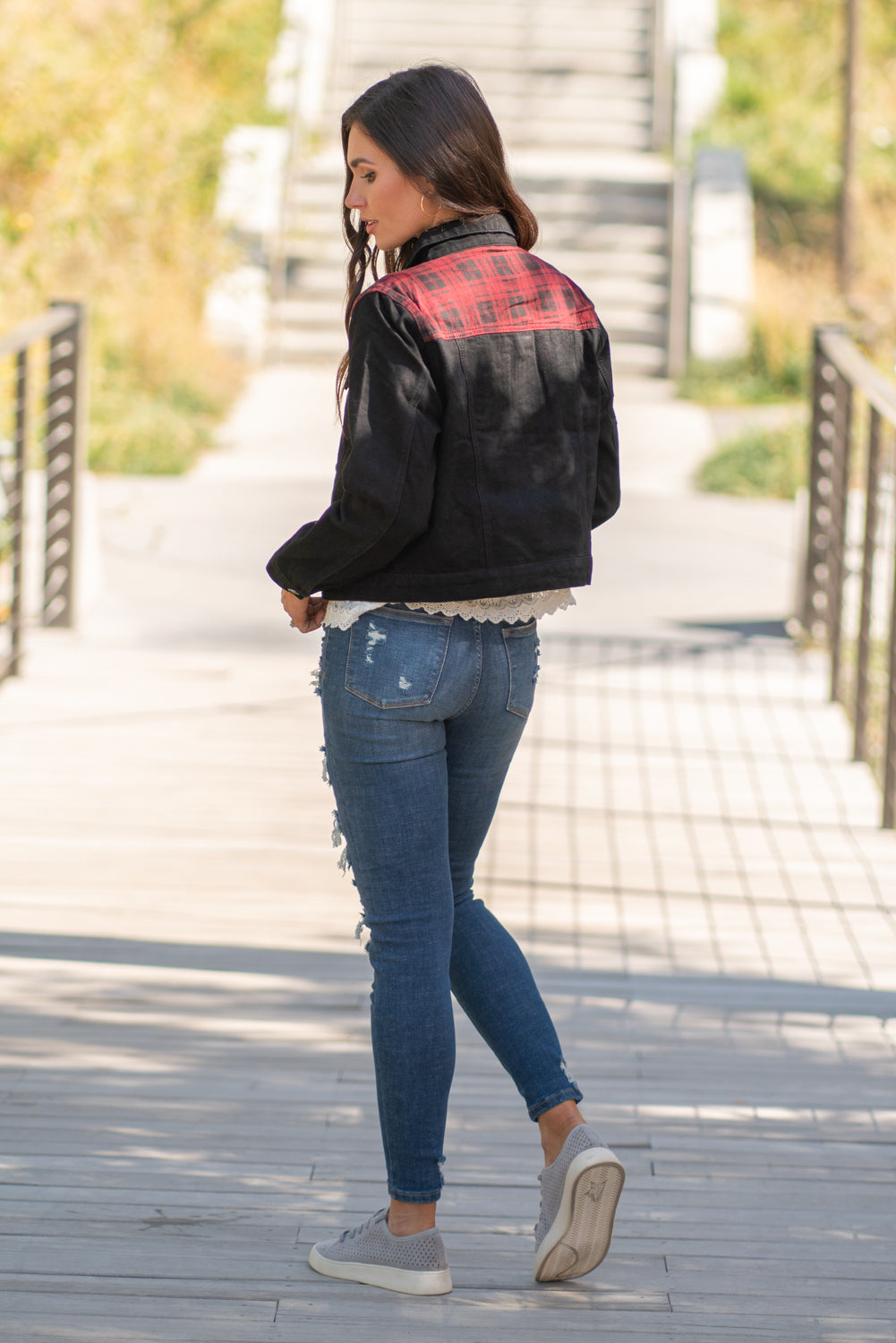KanCan Jeans Collection: Fall 2020 Color: Buffalo Plaid Red, Black Cut: Half Fit Denim Jacket Material: 100% Cotton Stitching: Classic Style #: KC6293BK Contact us for any additional measurements or sizing. Chloe is 5’8" and 130 pounds. She wears a size 26 in jeans, a small top and 8.5 in shoes. She is wearing a size small in this jacket.