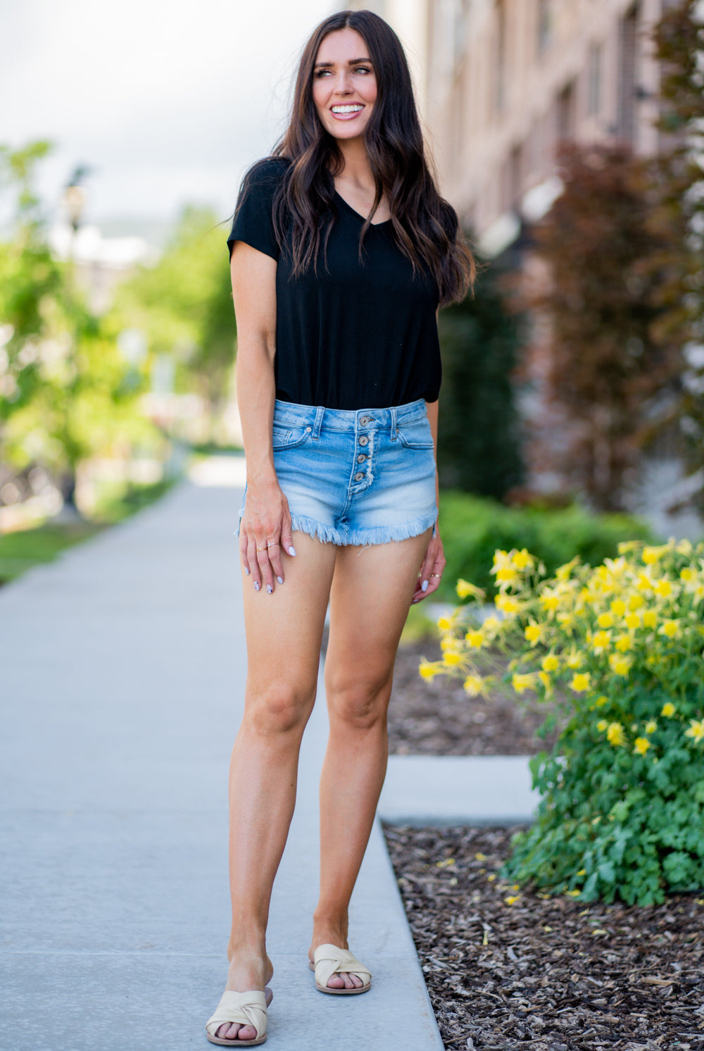 High Rise Shorts By Kan Can Collection: Summer 2020 Frayed Hem Shorts High Rise, 9.5" Front Rise Shorts, 2" Inseam Dark Wash 97% COTTON / 1% T-400 (POLYESTER) / 2% LYCRA Stitching: Classic Fly: Zipper Style #: KC8576M