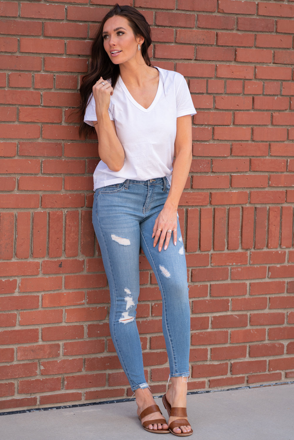 VERVET Color: Light Wash Cut: Ankle Skinny, 27"Inseam Rise: High Rise, 9.5" Front Rise 64% Cotton 34% Rayon 2% Spandex Stitching: Classic Fly: Zipper Fly Style #: VT334