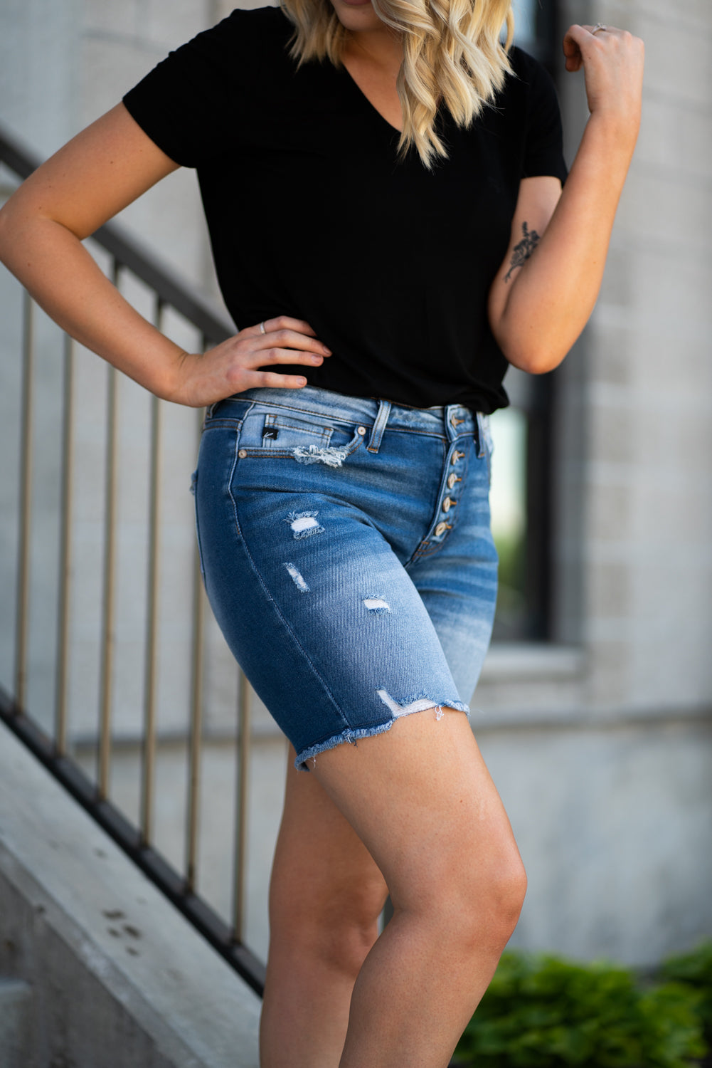 High Rise Boyfriend Shorts By Kan Can Collection: Summer 2020 Boyfriend Shorts High Rise waist, 10" Front Rise High Shorts, 7" Inseam Medium Wash Material: 95% COTTON / 4% POLYESTER / 1% LYCRA Stitching: Classic Fly: Exposed Button Fly Style #: KC8583M