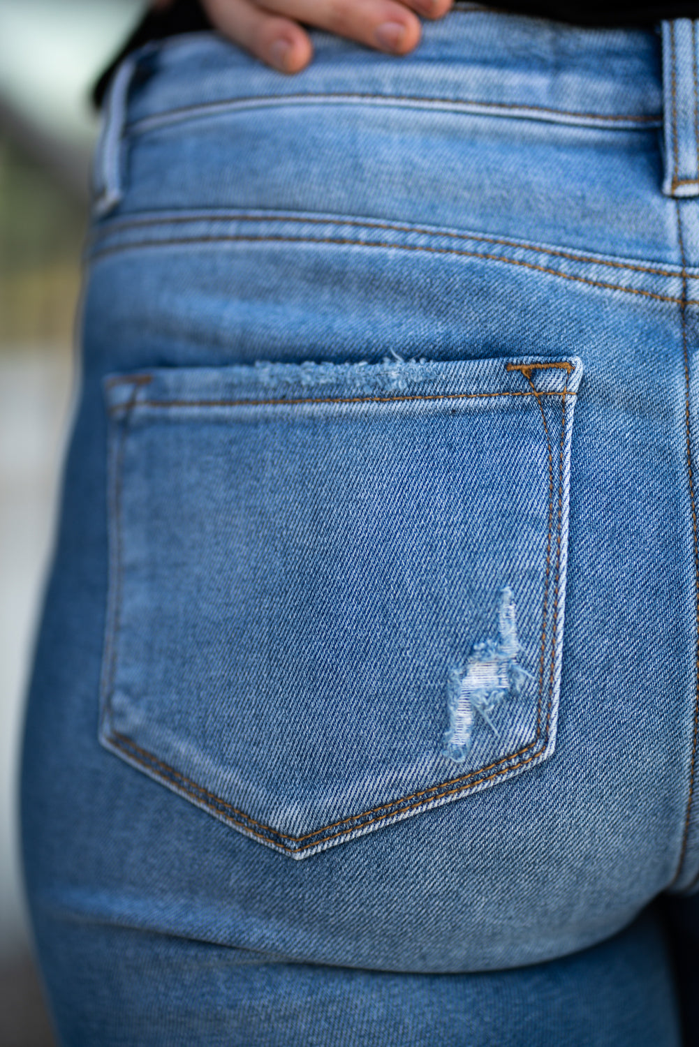 High Rise Boyfriend Shorts By Kan Can Collection: Summer 2020 Boyfriend Shorts High Rise waist, 10" Front Rise High Shorts, 7" Inseam Medium Wash Material: 95% COTTON / 4% POLYESTER / 1% LYCRA Stitching: Classic Fly: Exposed Button Fly Style #: KC8583M