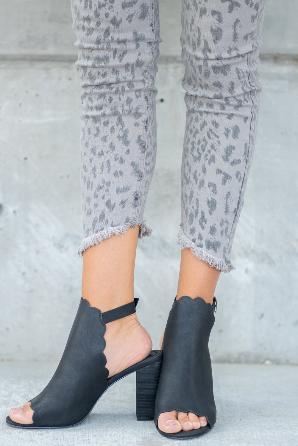 Heels by Chase & Chloe Style Name: Chunky Scallop Heels Color: Black Cut: Strappy with Open Toe Material. Outsole: Rubber Upper: Textile/Manmade Contact us for any additional measurements or sizing.