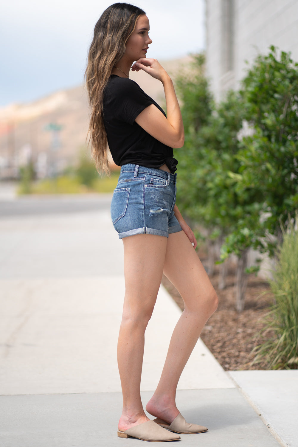 High Rise Shorts By Kan Can Collection: Summer 2020 Cuffed Shorts High Rise, 10.5" Front Rise Shorts, 2.5" Inseam Cuffed Dark Wash Material: 100% Cotton Stitching: Classic Fly: Zipper Style #: KC7815D