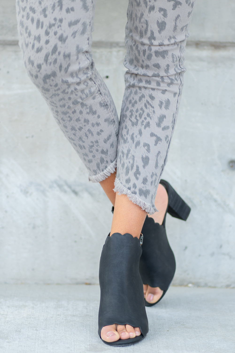 Heels by Chase & Chloe Style Name: Chunky Scallop Heels Color: Black Cut: Strappy with Open Toe Material. Outsole: Rubber Upper: Textile/Manmade Contact us for any additional measurements or sizing.