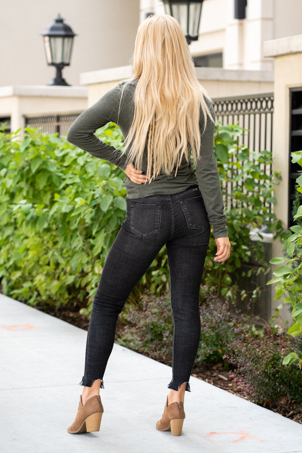 KanCan Jeans Color: Black Cut: Ankle Skinny, 27" Inseam Rise: High-Rise, 10.5" Front Rise Material: 70.4% COTTON , 27.7% POLYESTER (REPREVE) , 1.9% SPANDEX (LYCRA) Stitching: Classic Fly: Zipper Style #: KC9265BK Contact us for any additional measurements or sizing.