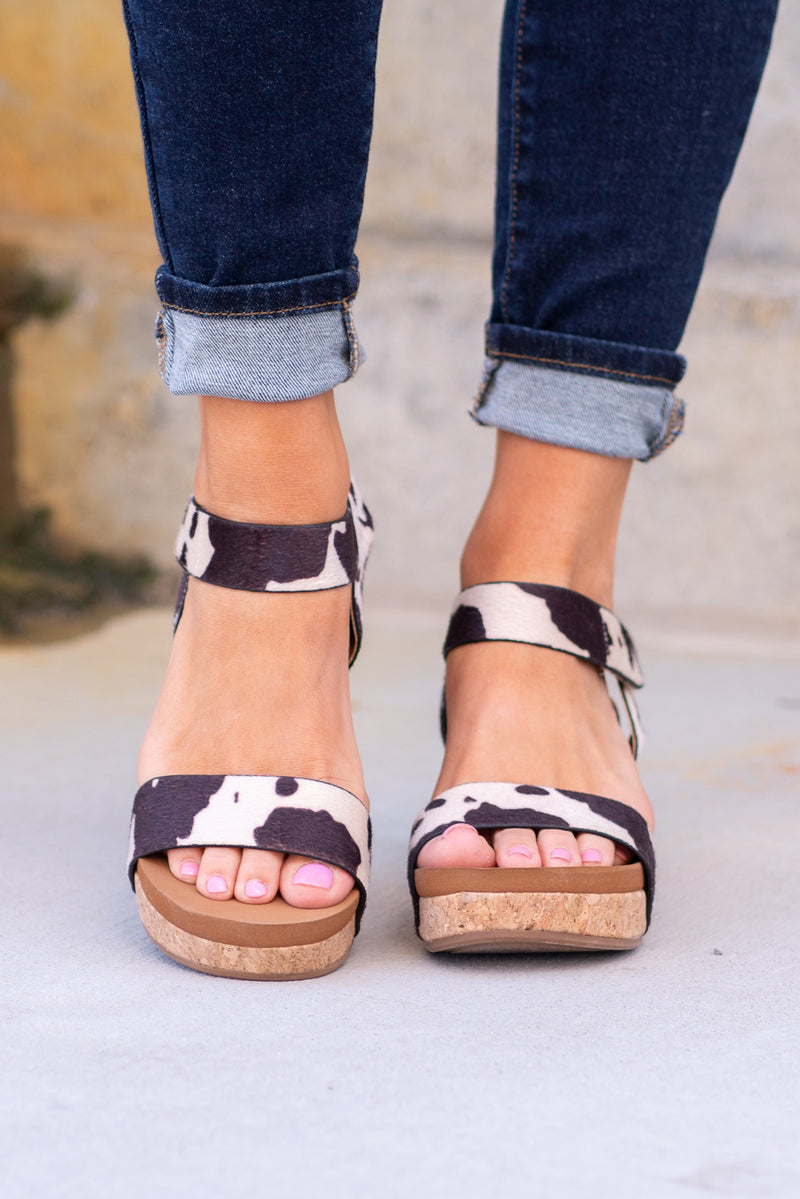Bonita Wedge Sandals - Cream Black