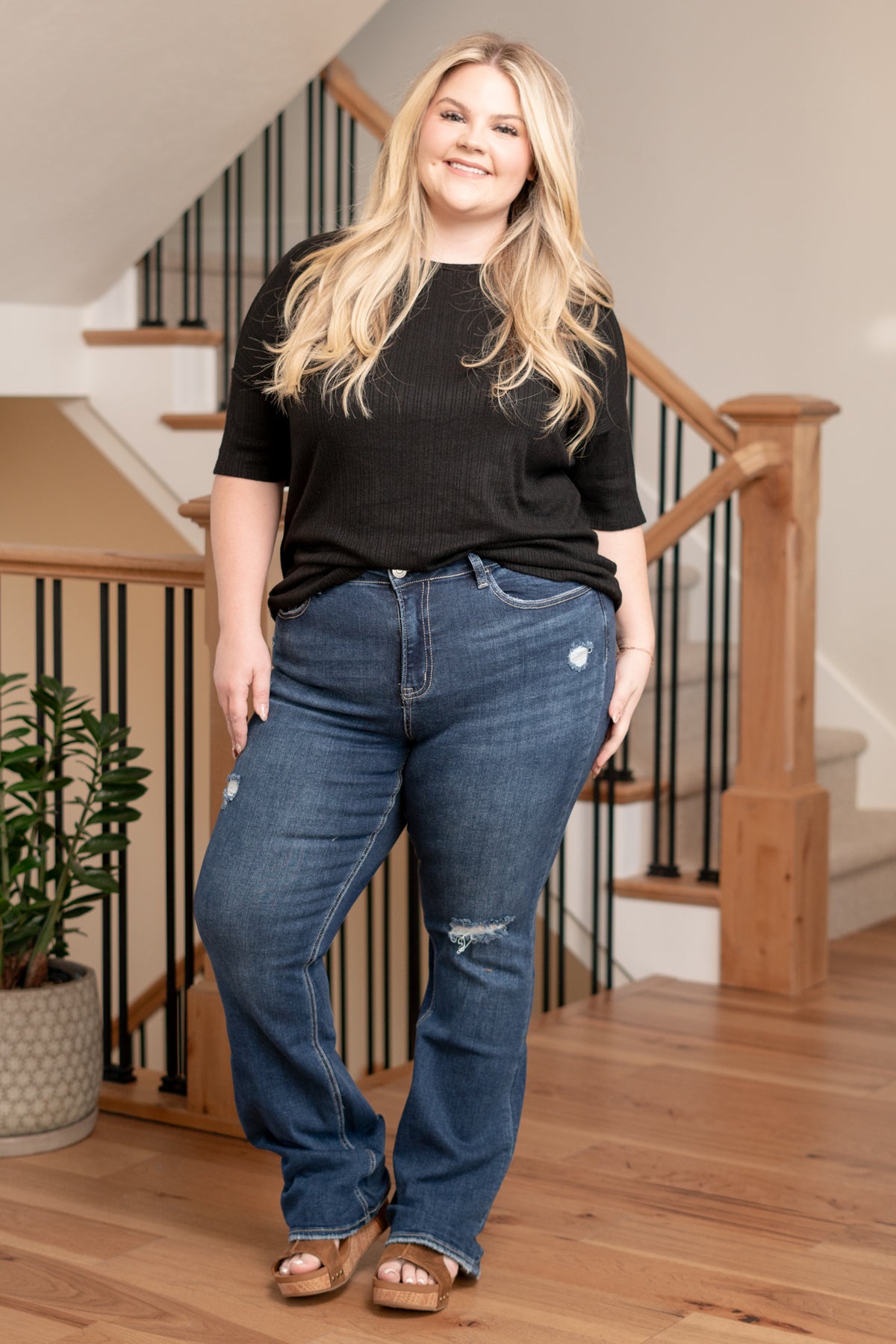 Lovervet by VERVET   Step into effortless style with the Advantages High Rise Flare jeans featuring distressed details. These jeans offer a flattering high-rise silhouette and a chic flare leg, creating a perfect blend of sophistication and casual flair. The distressed details add a touch of edge, making them a versatile choice for both laid-back and elevated look