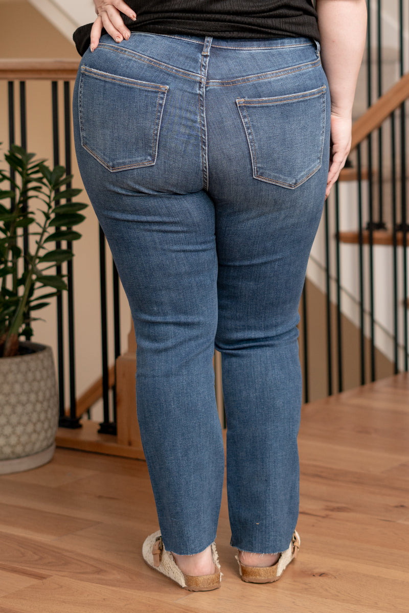 Lovervet by VERVET   Upgrade your denim collection with the Masterfully High Rise Slim Straight jeans. These jeans feature a flattering high-rise silhouette and a contemporary slim straight leg, offering a perfect blend of modern style and comfort. Versatile and timeless, these jeans can effortlessly transition from casual to more dressed-up looks.