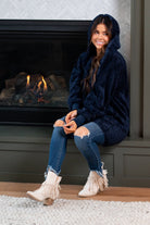 Hem & Thread   This is that cozy jacket you will throw on every day and go! One size fits most with an open neckline and long sleeve and side pockets.   Color: Navy Neckline: Open  Sleeve: Long 100% POLYESTER Style #: L2394-Navy Contact us for any additional measurements or sizing. 