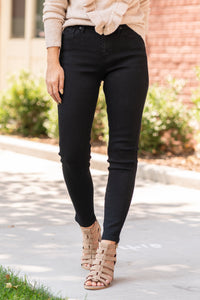 KanCan Jeans  Collection: Core Style Color: Black Cut: Ankle Skinny, 27.5" Inseam Rise: High-Rise, 9.5" Front Rise COTTON 38.1% POLYESTER 29.5% TENCEL 31.2% SPANDEX 1.2% Fly: Zipper  Style #: KC7312BK Contact us for any additional measurements or sizing. 