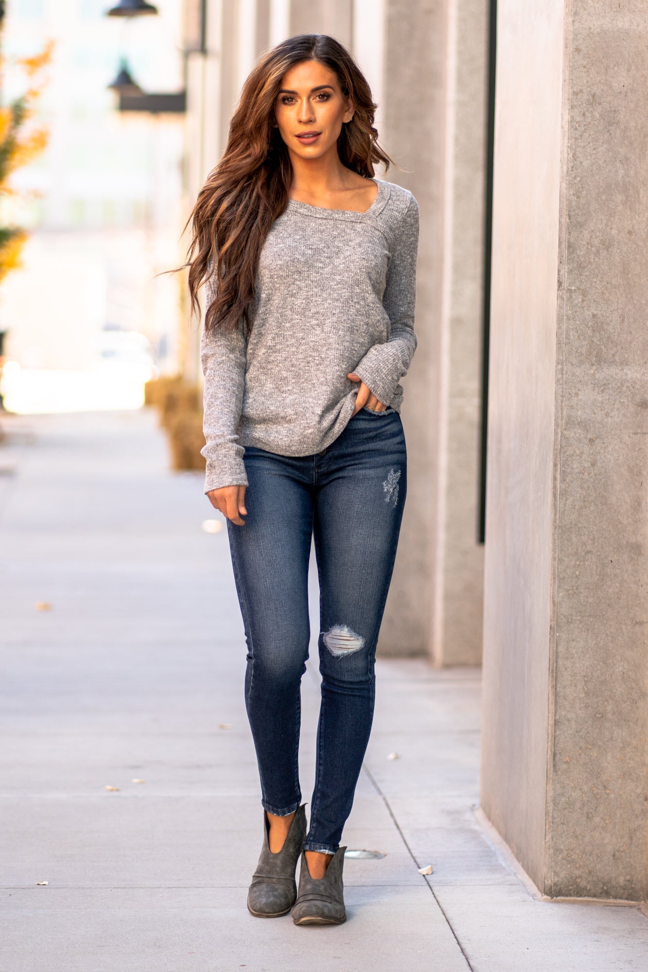 KanCan Jeans Color: Dark Blue Cut: Curvy Skinny, 30" Inseam* Rise: High-Rise, 10" Front Rise* 92% COTTON , 7% POLYESTER , 1% SPANDEX Stitching: Classic Fly: Exposed Button Fly Style #: KC7145D    Contact us for any additional measurements or sizing.  *Measured on the smallest size, measurements may vary by size. 