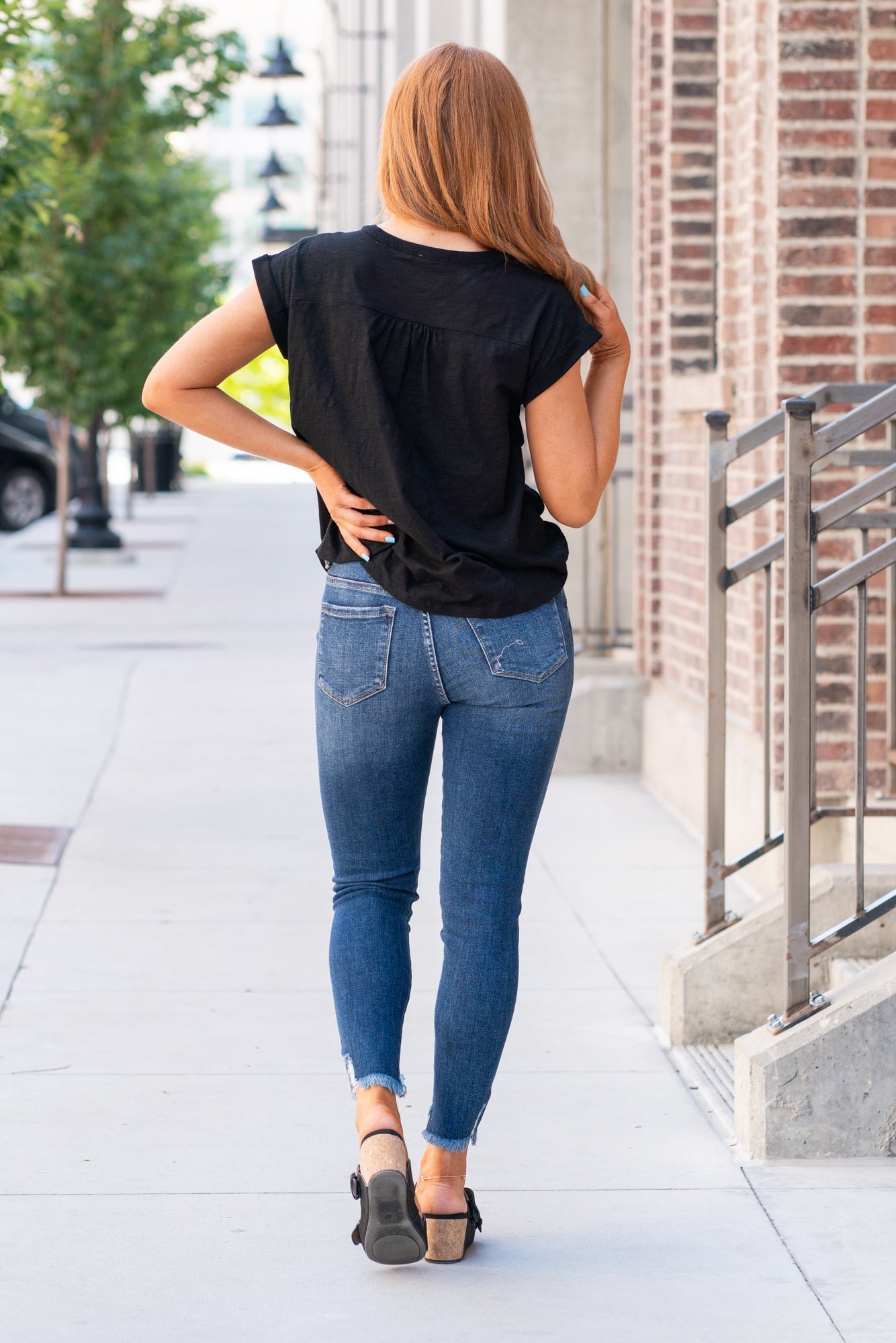 KanCan Jeans Color: Dark Wash Ankle Skinny, 27" Inseam* High Rise, 11" Front Rise* Frayed Hem Ankle with Ripped Distress 93% COTTON, 6% POLYESTER, 1% SPANDEX Fly: Exposed Button Fly Style #: KC2517D Contact us for any additional measurements or sizing.    *Measured on the smallest size, measurements may vary by size. 