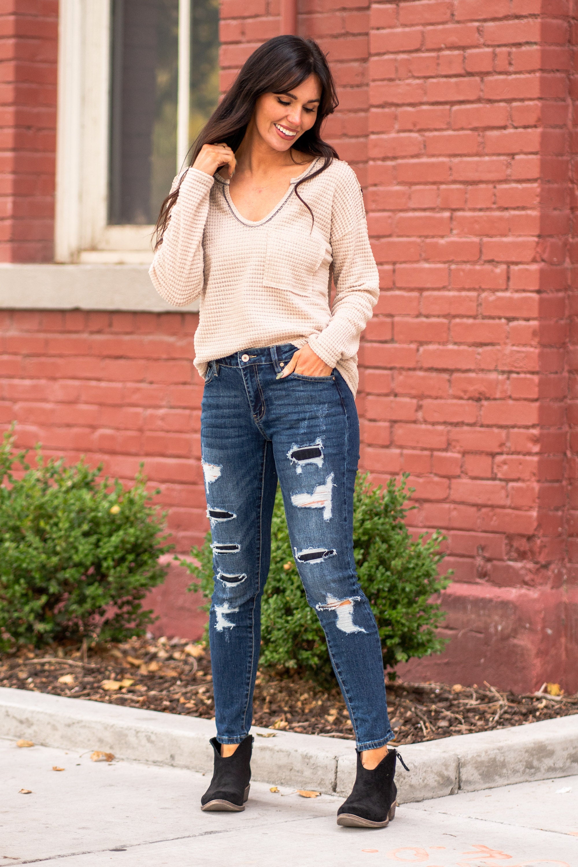 KanCan Jeans  KanCan Comfort Stretch Color: Medium Light Wash Cut: Ankle Skinny, 29.5" Inseam* Rise: Mid-Rise, 8.5" Front Rise* Material: 98% COTTON 2% SPANDEX  Stitching: Classic Fly: Zipper  Style #: KC5020D Contact us for any additional measurements or sizing.