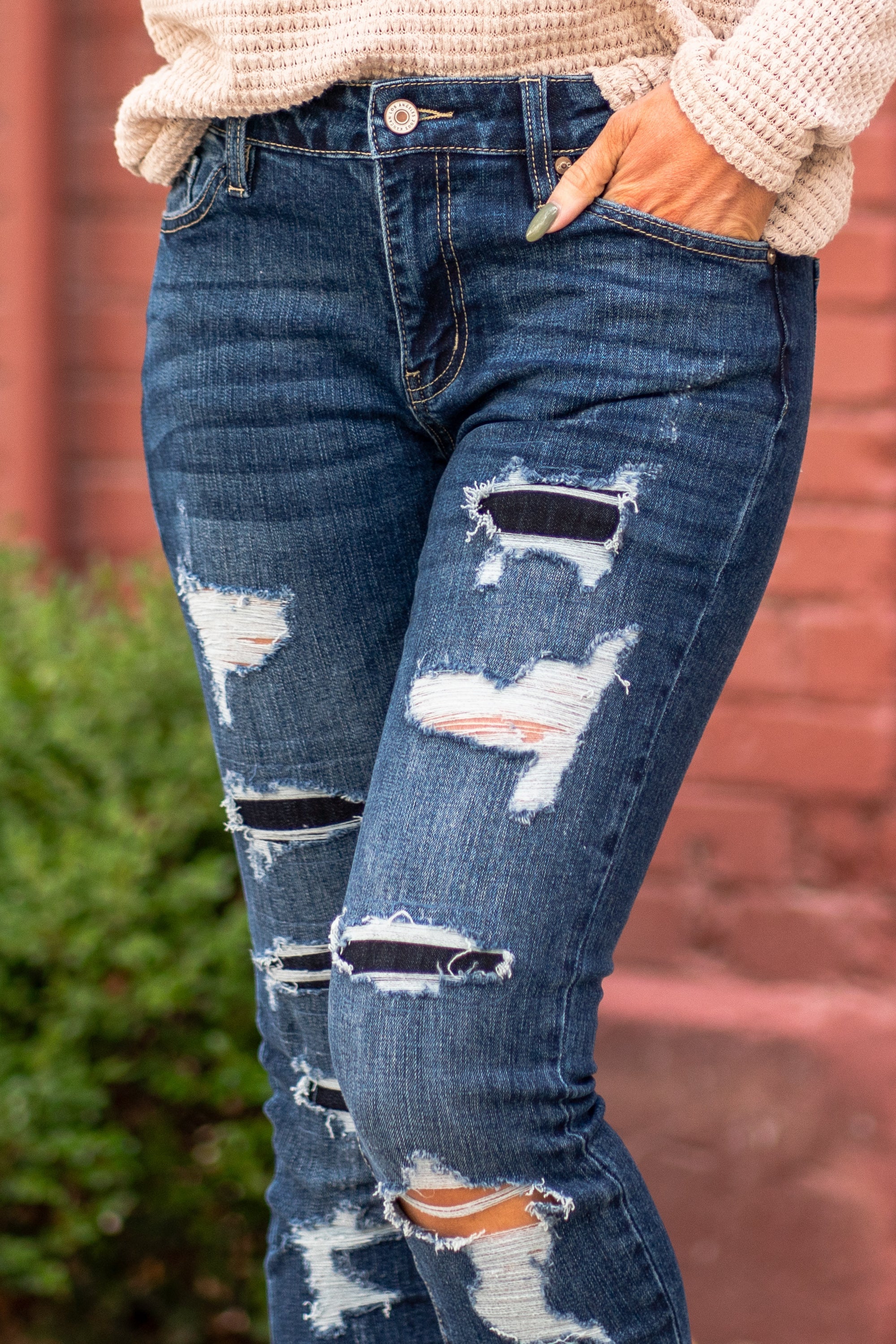 KanCan Jeans  KanCan Comfort Stretch Color: Medium Light Wash Cut: Ankle Skinny, 29.5" Inseam* Rise: Mid-Rise, 8.5" Front Rise* Material: 98% COTTON 2% SPANDEX  Stitching: Classic Fly: Zipper  Style #: KC5020D Contact us for any additional measurements or sizing.