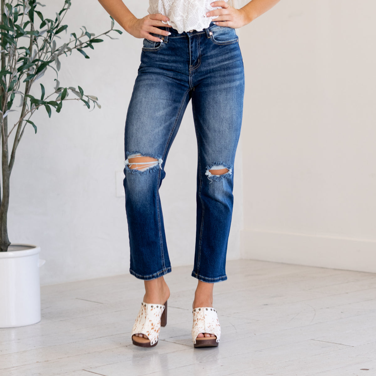 24/7 Comfort Blue Skinny-Fit High-Rise Distressed Cropped 30 