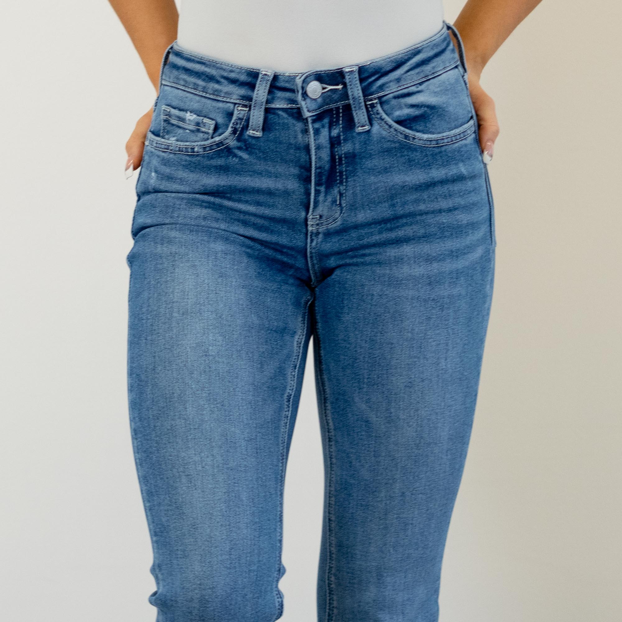 

Lovervet by VERVET&nbsp;

A flattering high rise meets a modern kick flare in this easy, everyday style. The cropped length and uneven raw hem add just the right amount of edge, while the medium wash keeps it effortlessly wearable. Made with comfort stretch denim, these jeans move with you without losing their shape. An elevated staple you’ll reach for season after season.

Color Name: Perfectly
Color: Medium Blue
Cut: Cropped Falre, 27" Inseam*
Rise: High-Rise, 10" Front Rise*

Material: 93% COTTON, 5% P