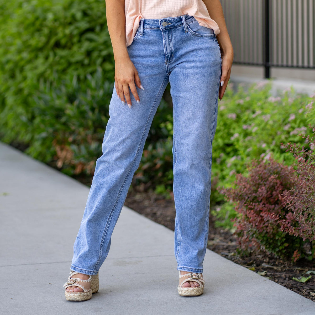 KanCan Jeans Tamia Essentials Mid Rise True Straight KC20092M 