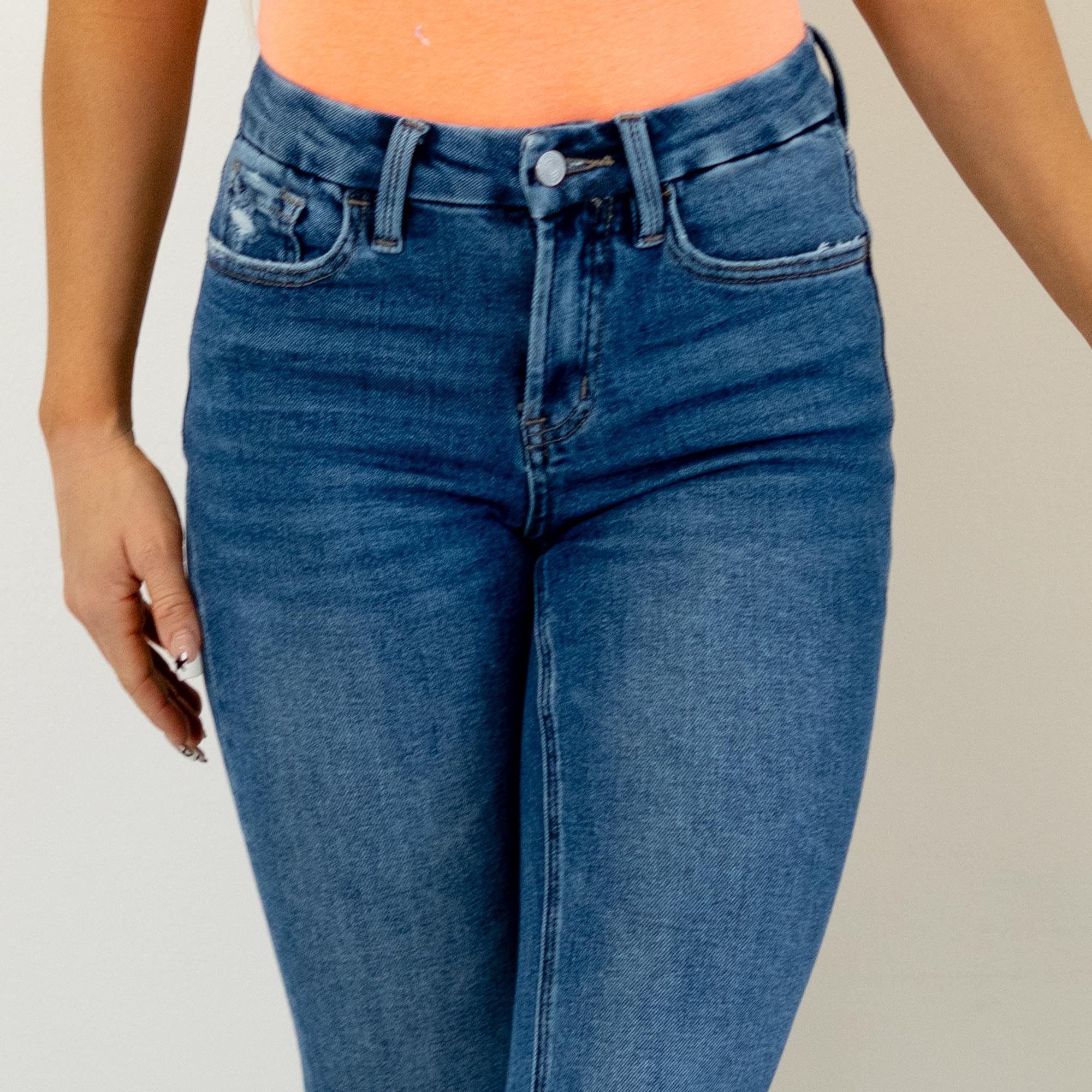 Lovervet by VERVET&nbsp;

Sleek and flattering, this high-rise bootcut features a seamless waistband for a smooth, polished fit. The clean cut raw hem and full-length silhouette create an effortlessly elongating look. Made with comfort stretch denim, these jeans offer all-day ease while holding their shape. A refined everyday style that pairs perfectly with everything from tees to tailored layers.

Color Name: Diantha
Color: Medium Blue Wash
Cut: Boot Cut, 33" Inseam*
Rise: High-Rise, 10" Front Rise*
Leg Op