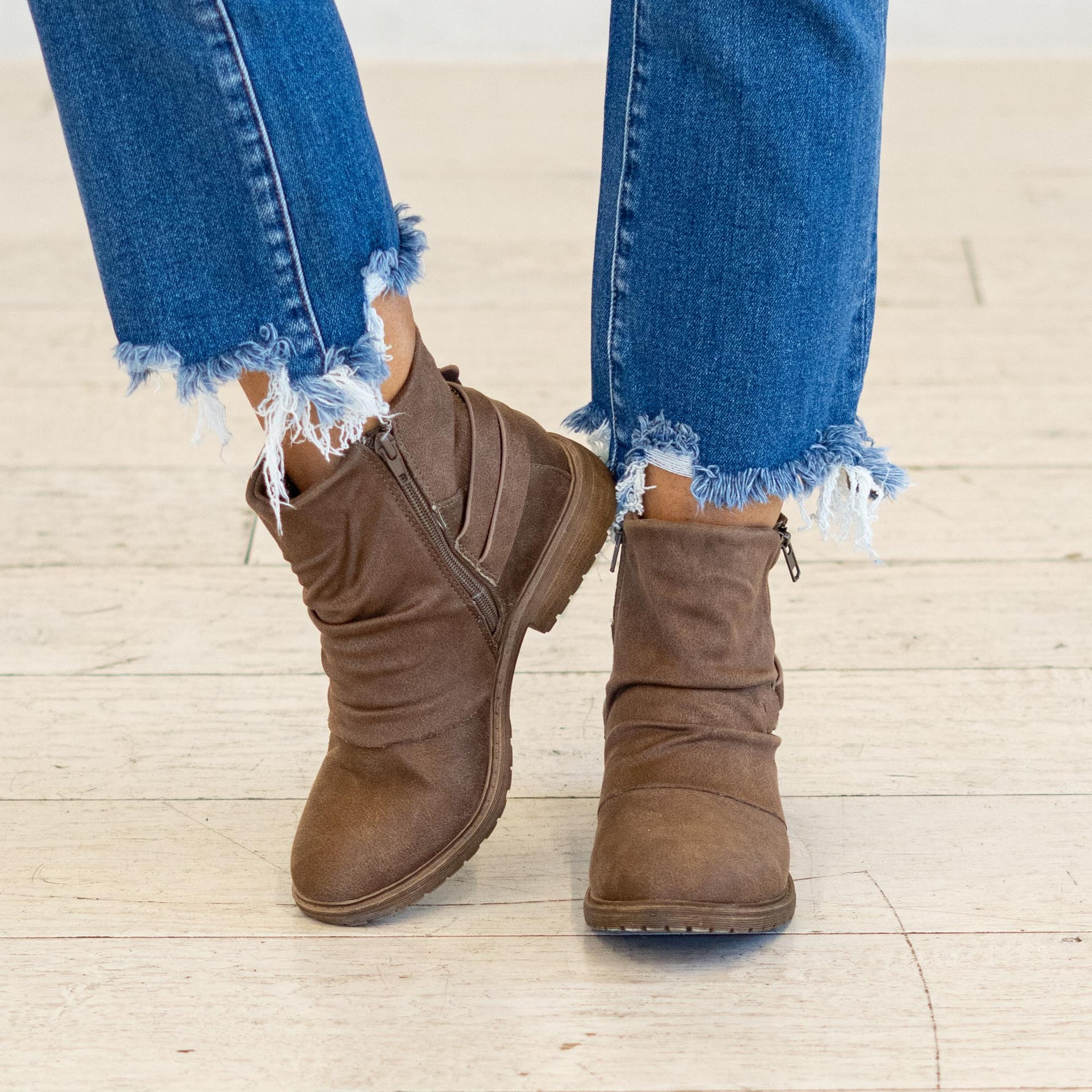 Very G Shoes Dixie Ann Ankles Boots Cream Tan VGLB0396