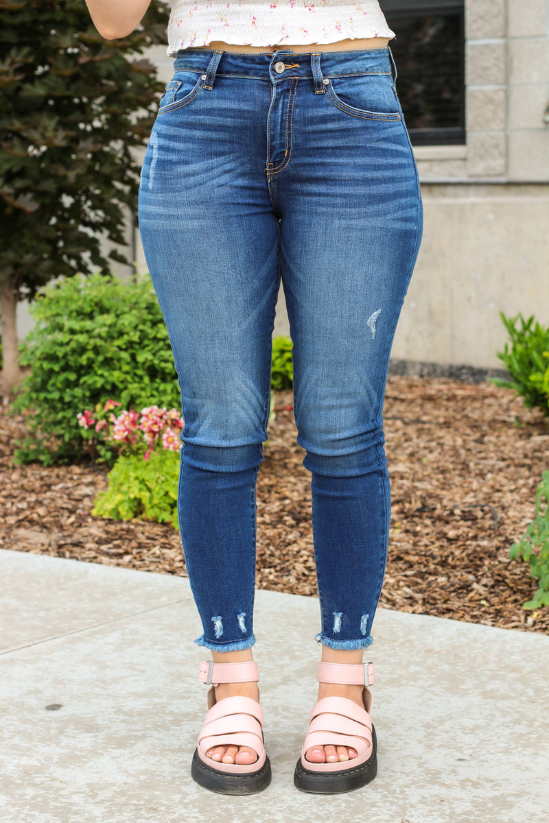 Kan Can Jeans  Collection: Summer 2020 Color: Dark Wash Cut: Ankle Skinny, 27" Inseam  Rise: High Rise, 9.5" Front Rise 74% COTTON 15% POLYESTER 10% RAYON 1% SPANDEX Stitching: Classic Fly: Zipper Style #: KC8409D